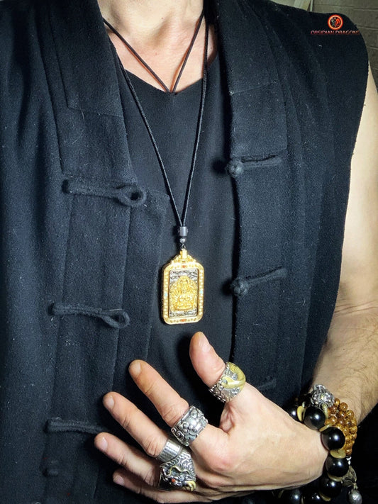 Amulette Bouddhiste de Chenrezig - Mantra Om Mani Padme Hum | obsidian dragons