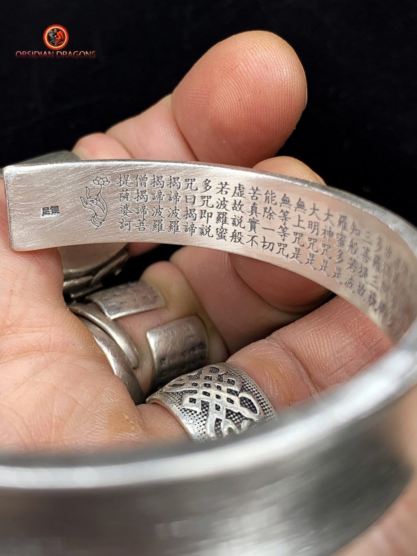 Bracelet Manchette Bouddhiste en Argent 999 - Sutra du Cœur | obsidian dragons