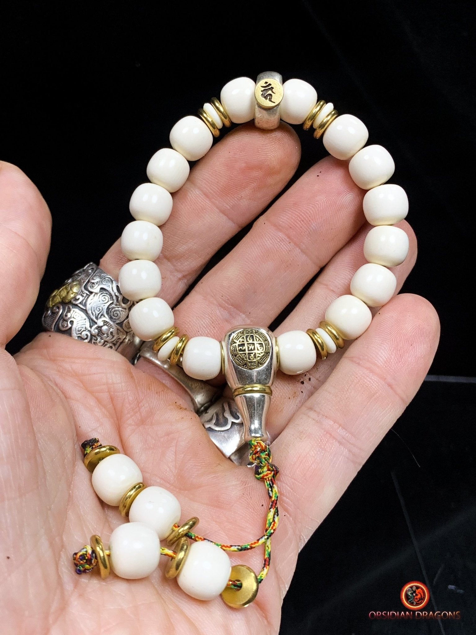 Bracelet bouddhiste en ivoire de mammouth - Syllabe Ham | obsidian dragons