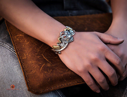 Bracelet manchette Feng Shui en argent 990 - Force du buffle | obsidian dragons