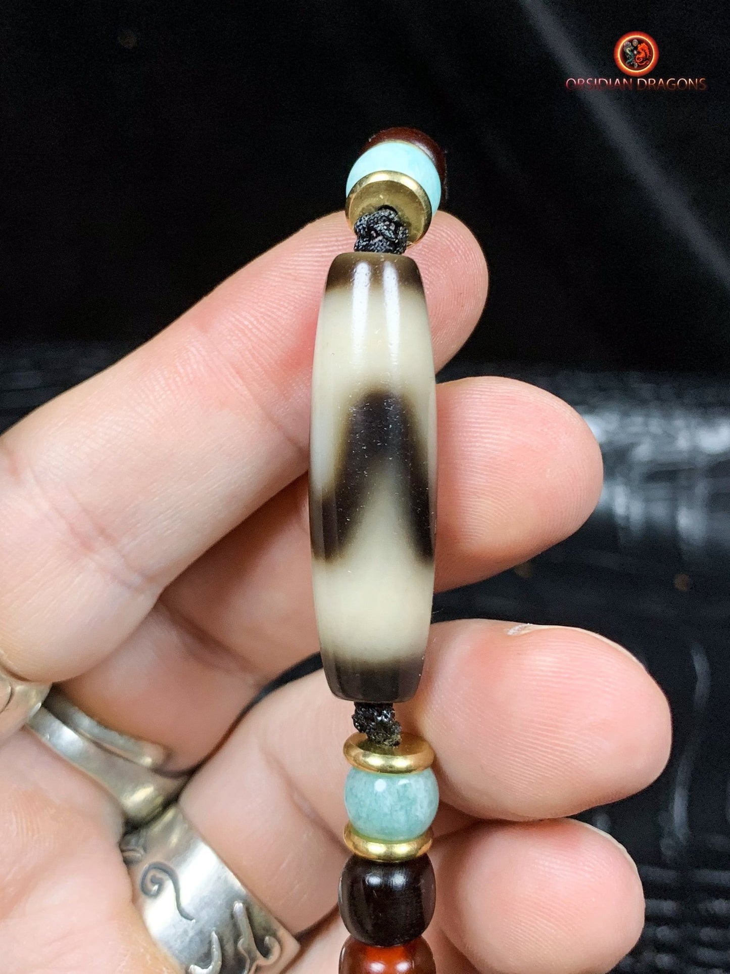 Collier DZI- Amulette tibétaine- DZI à dents de tigre | obsidian dragons