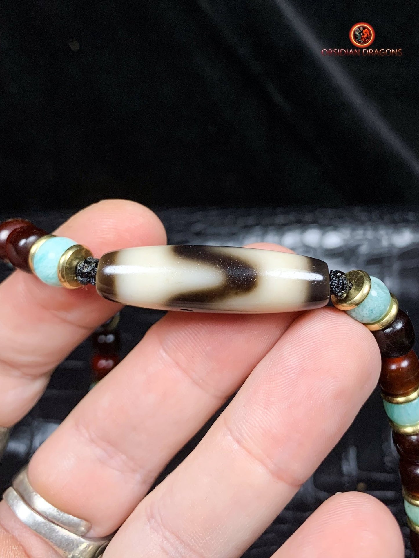 Collier DZI- Amulette tibétaine- DZI à dents de tigre | obsidian dragons
