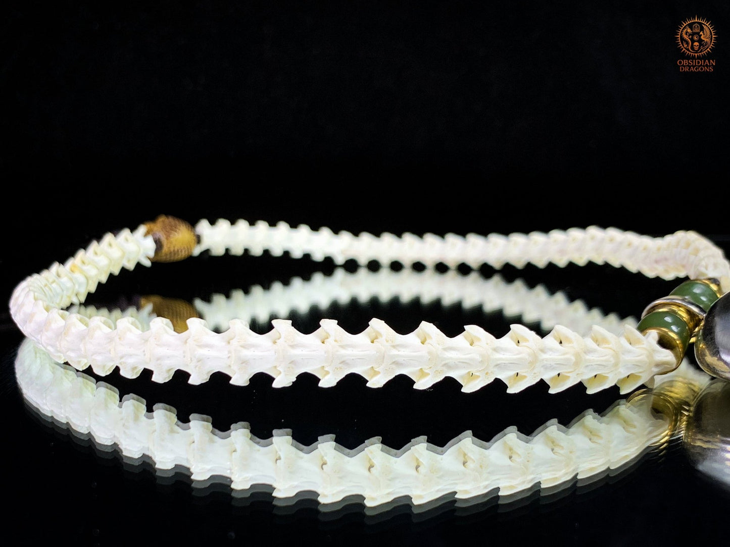 Collier Dent de Mégalodon – Vertèbres de Serpent – Collier Chaman - obsidian dragons