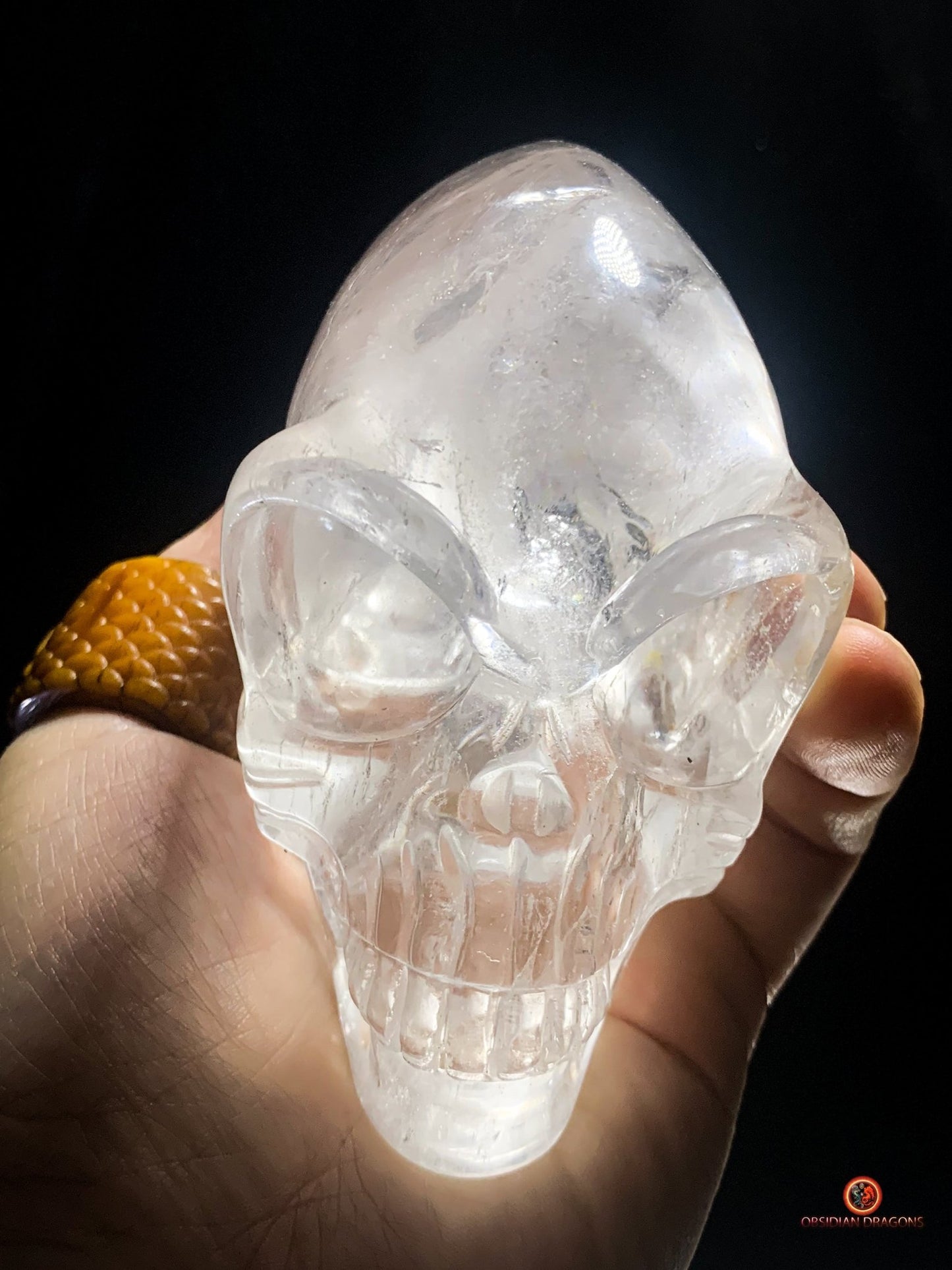 Crâne Alien en Cristal de Roche – Inclusions Arc-en-Ciel - obsidian dragons