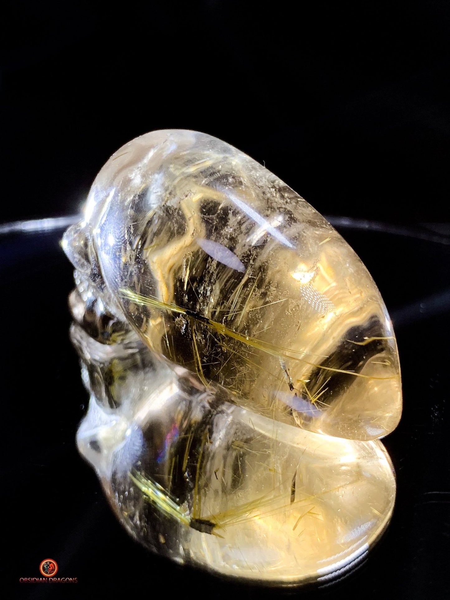 Crâne de Cristal Allongé en Quartz Rutile - Énergie et Éveil | obsidian dragons