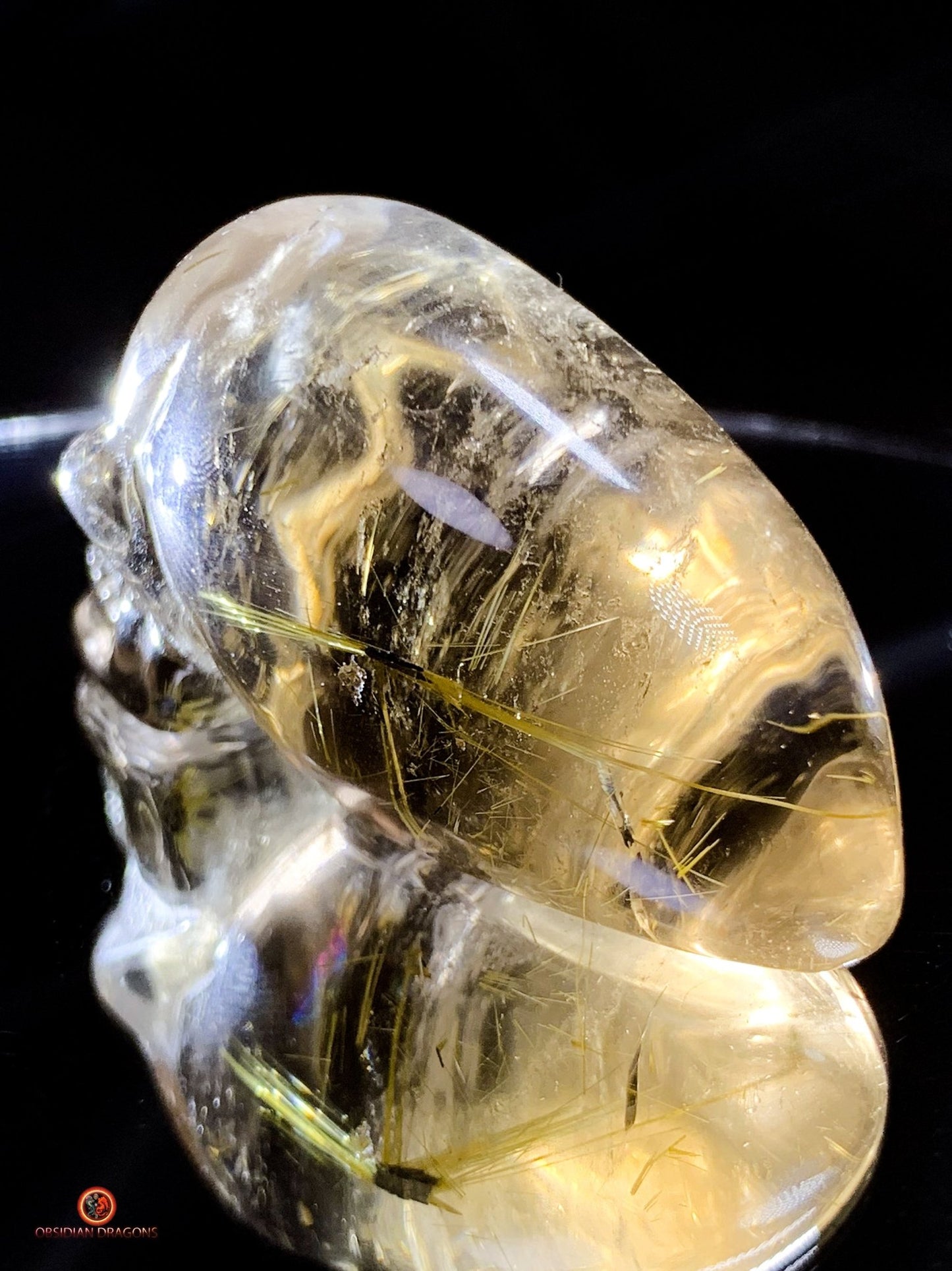 Crâne de Cristal Allongé en Quartz Rutile - Énergie et Éveil | obsidian dragons