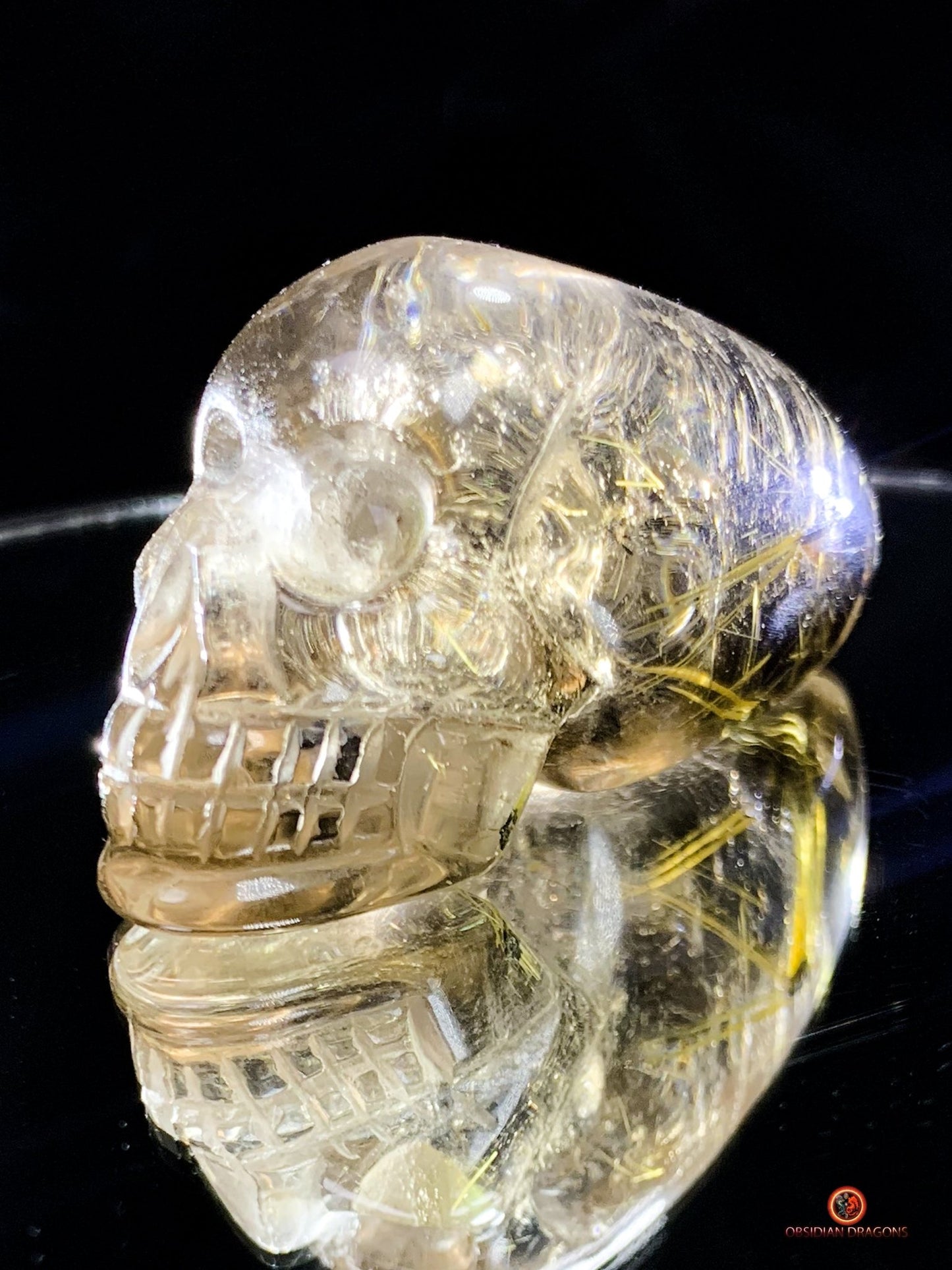 Crâne de Cristal Allongé en Quartz Rutile - Énergie et Éveil | obsidian dragons