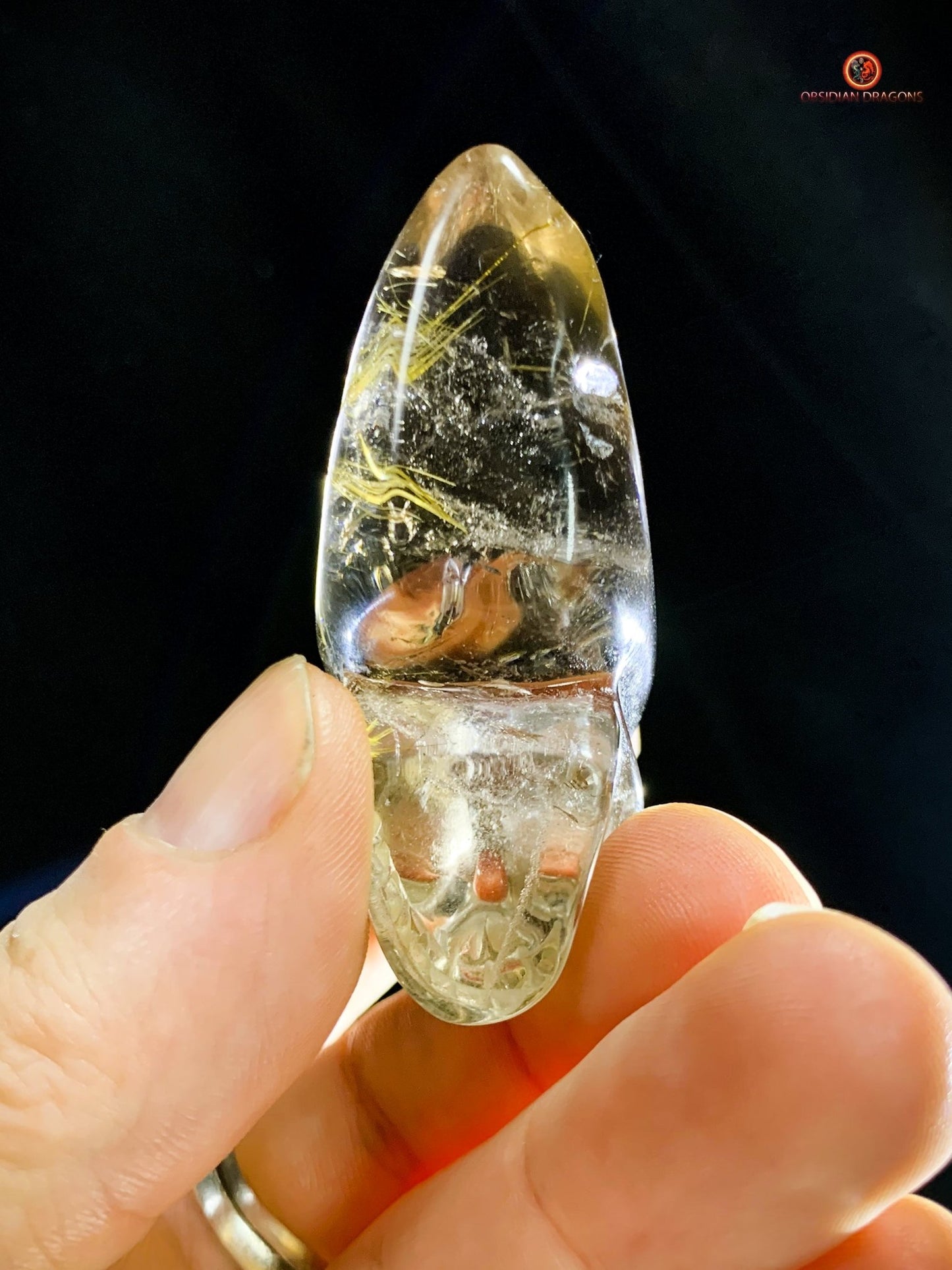 Crâne de Cristal Allongé en Quartz Rutile - Énergie et Éveil | obsidian dragons