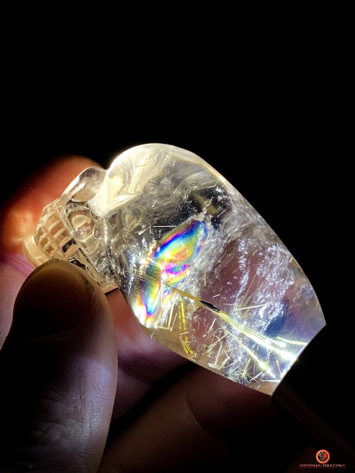 Crâne de Cristal Allongé en Quartz Rutile - Énergie et Éveil | obsidian dragons