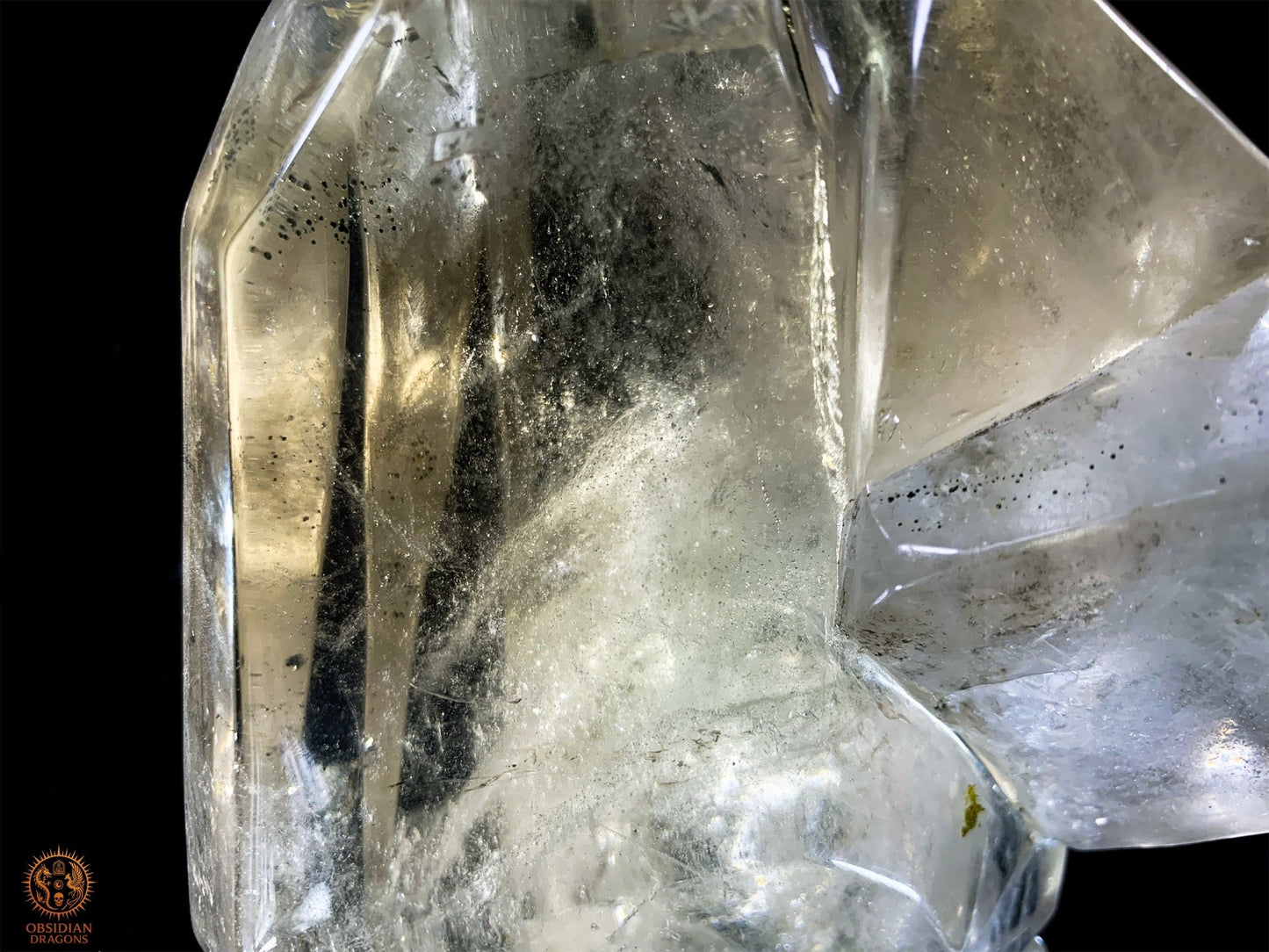 Crâne de Cristal - Quartz naturel Sculpté et Volumes Bruts | obsidian dragons