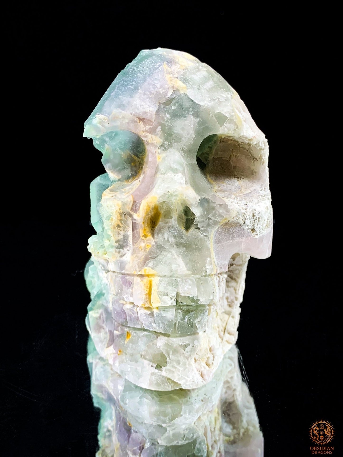 Crâne de Cristal en Fluorite Verte Brute – Crâne de cristal ailé | obsidian dragons