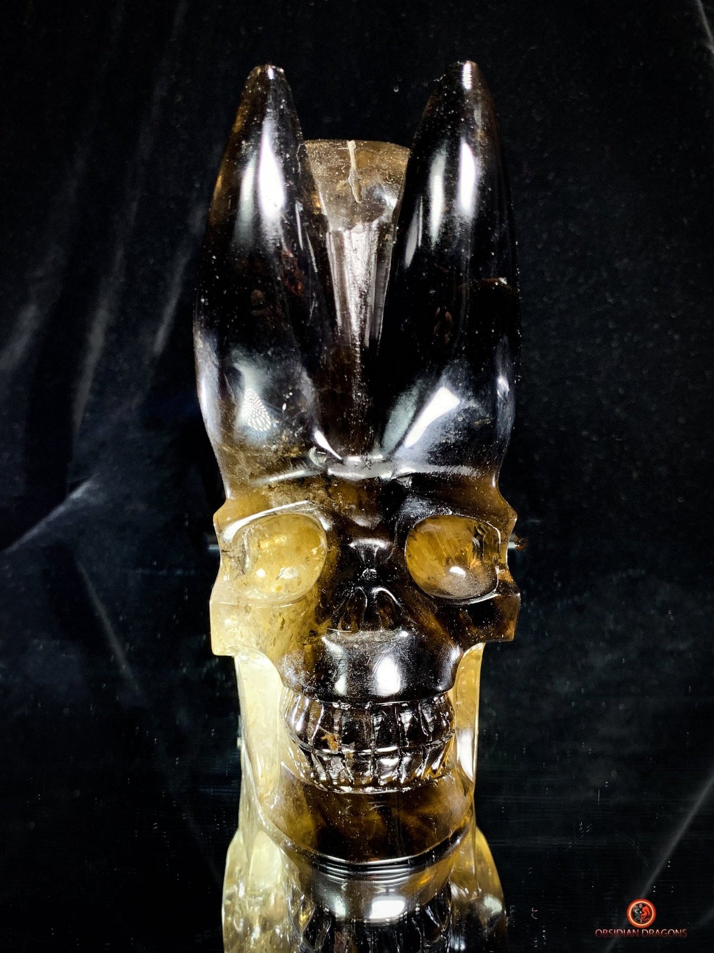 Crâne de Cristal en Quartz Fumé – Sanctuaire d’un Esprit Yōkai | obsidian dragons