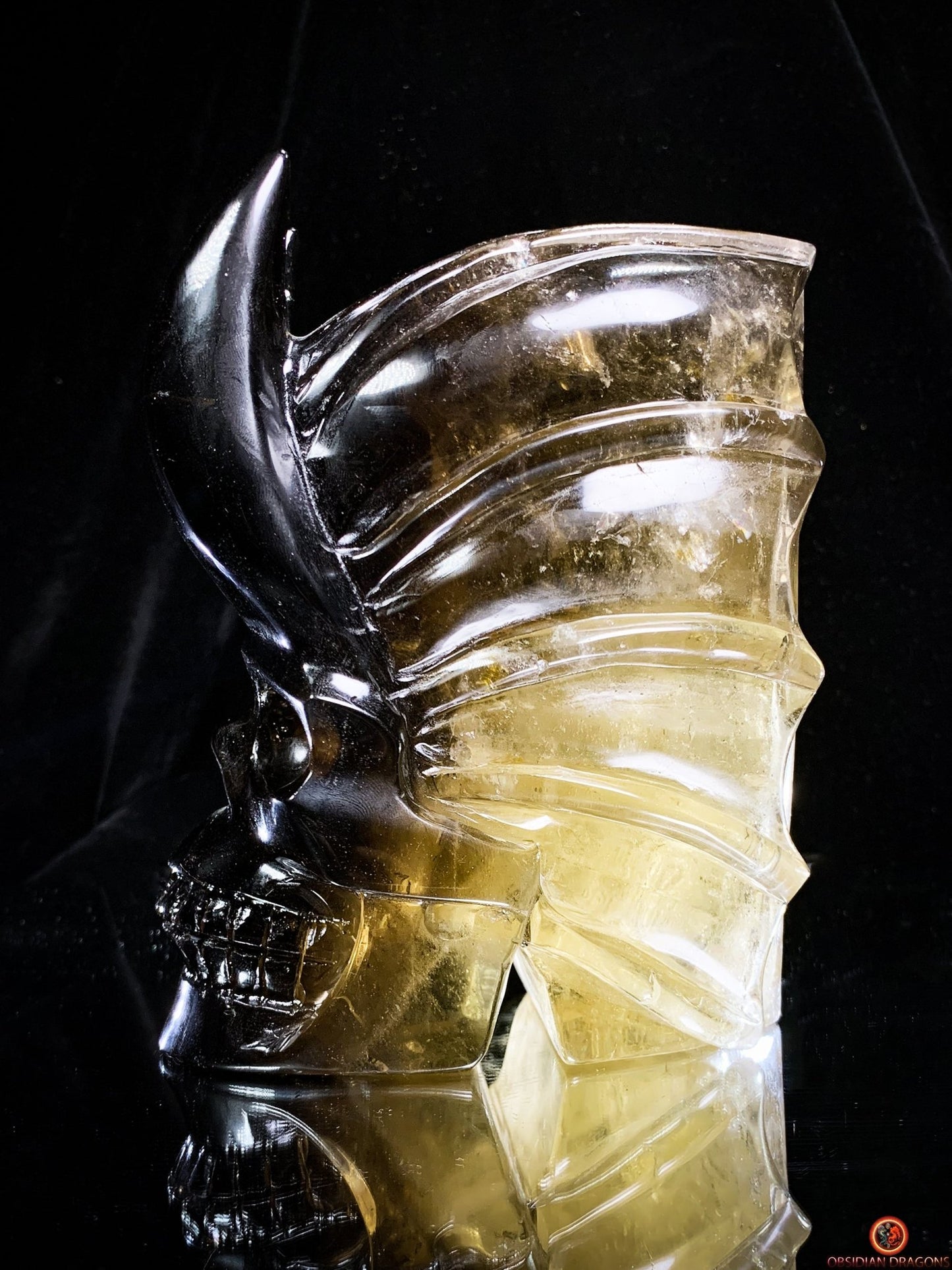 Crâne de Cristal en Quartz Fumé – Sanctuaire d’un Esprit Yōkai | obsidian dragons