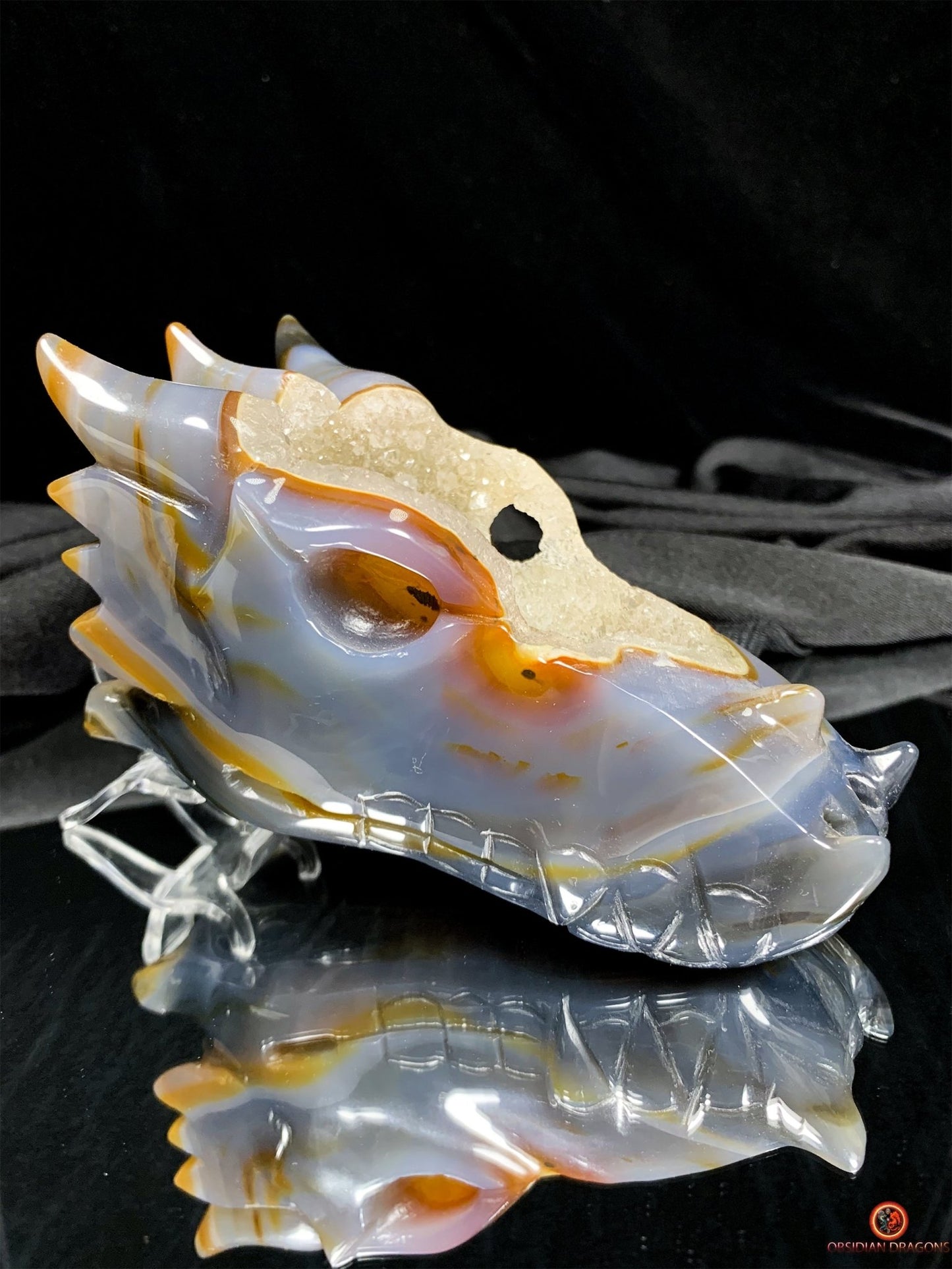crâne de dragon en Géode de Quartz - Energie draconique | obsidian dragons