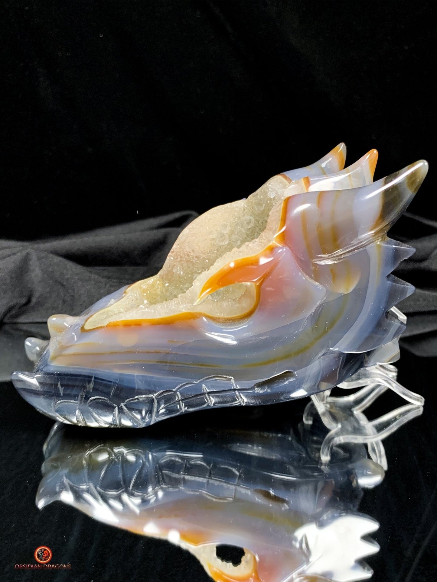 crâne de dragon en Géode de Quartz - Energie draconique | obsidian dragons