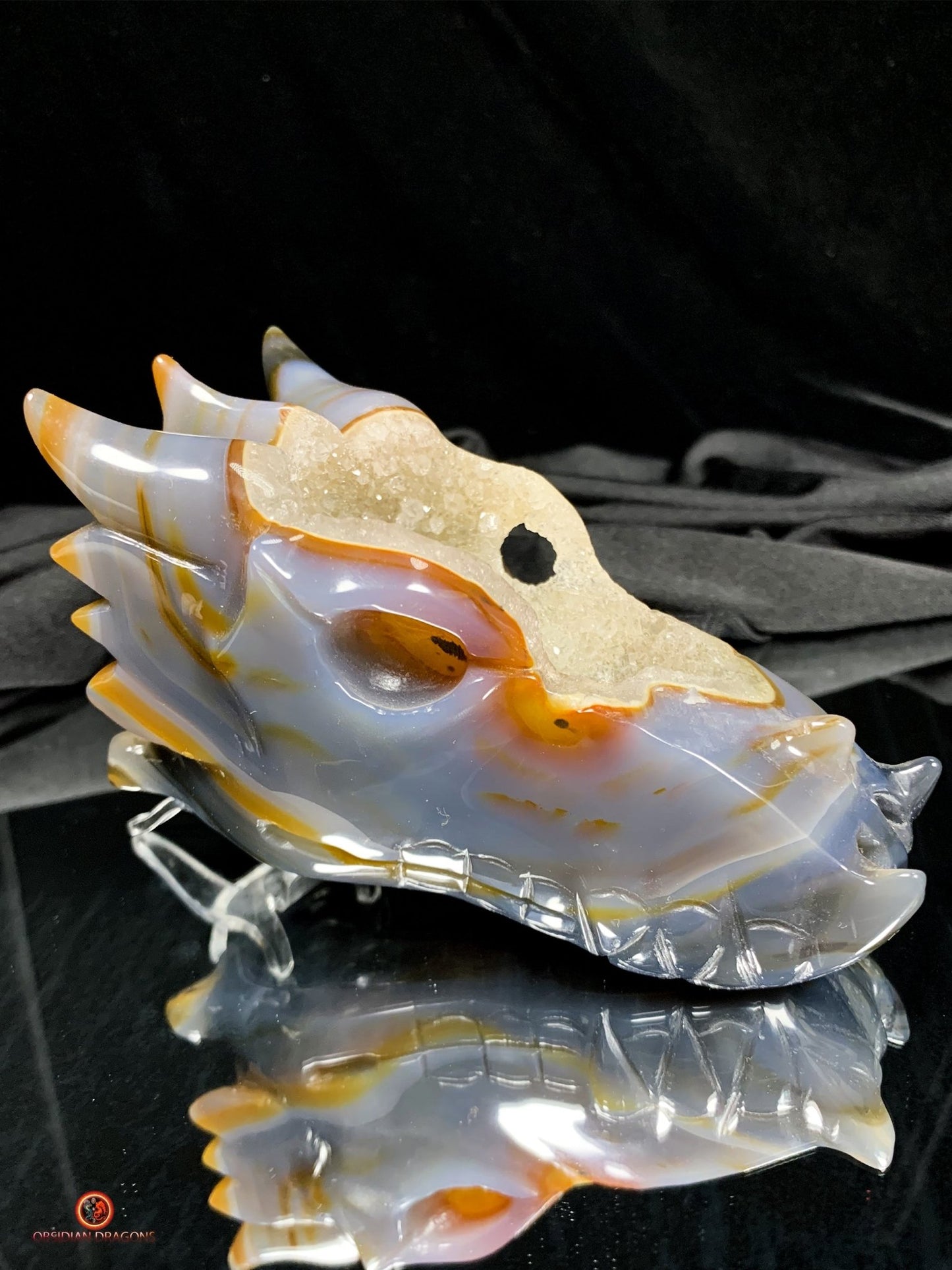 crâne de dragon en Géode de Quartz - Energie draconique | obsidian dragons