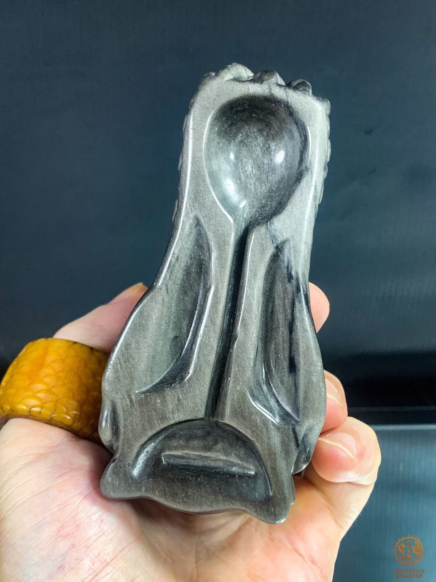 Crâne de Dragon en Obsidienne Argentée – Sentinelle des Ombres - obsidian dragons