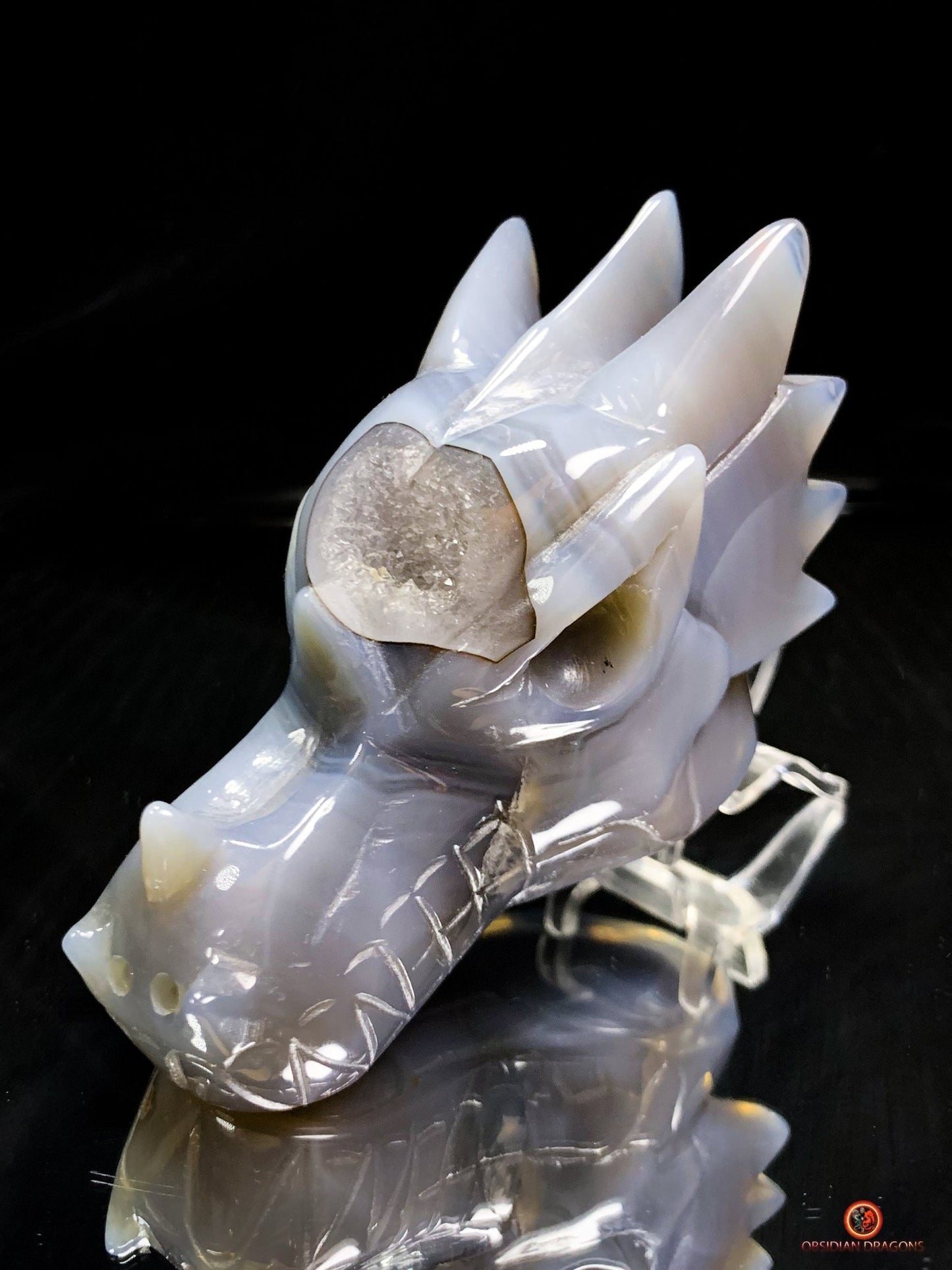 Crâne de Dragon en géode de quartz et agate – Équilibre et Lumière | obsidian dragons