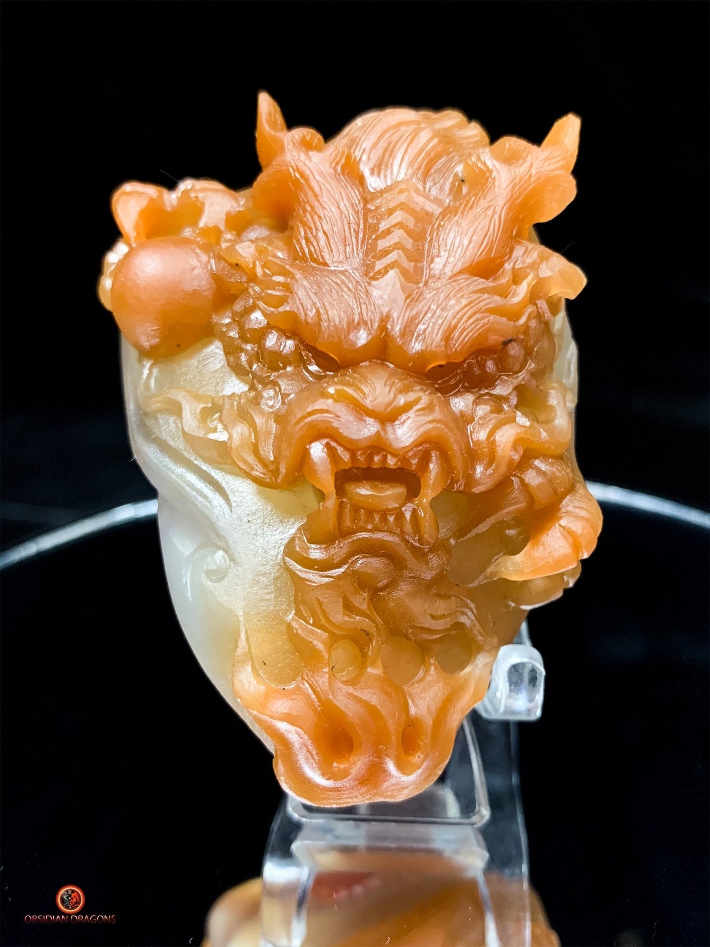 Dragon sculpté en calcédoine naturelle - art Feng Shui | obsidian dragons
