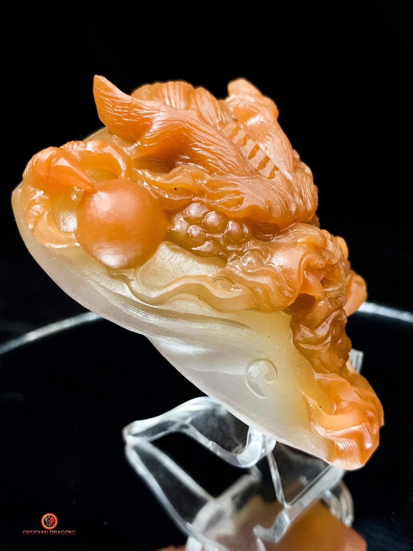 Dragon sculpté en calcédoine naturelle - art Feng Shui | obsidian dragons