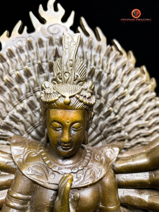 Exceptionnelle Statue de Chenrezig à 1000 Bras en Bronze | obsidian dragons