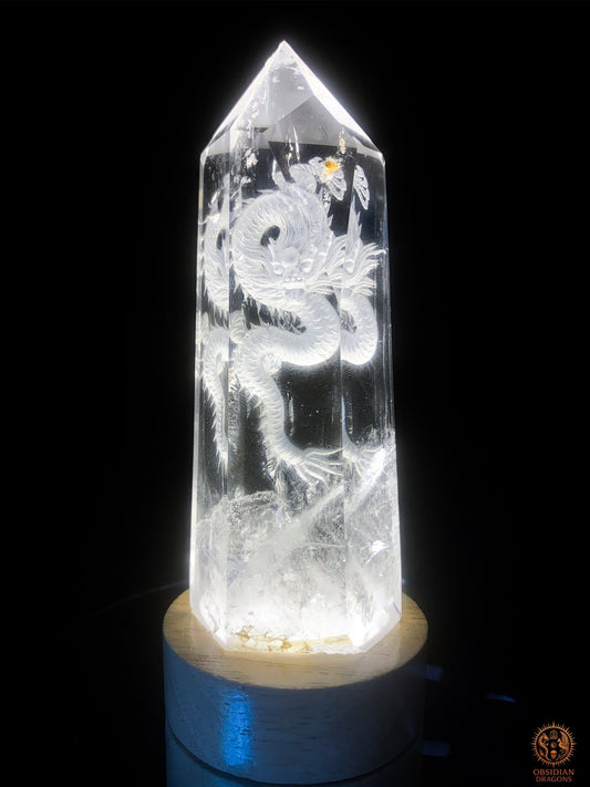 Grande pointe de cristal de roche Dragon - glyptique 3D | obsidian dragons