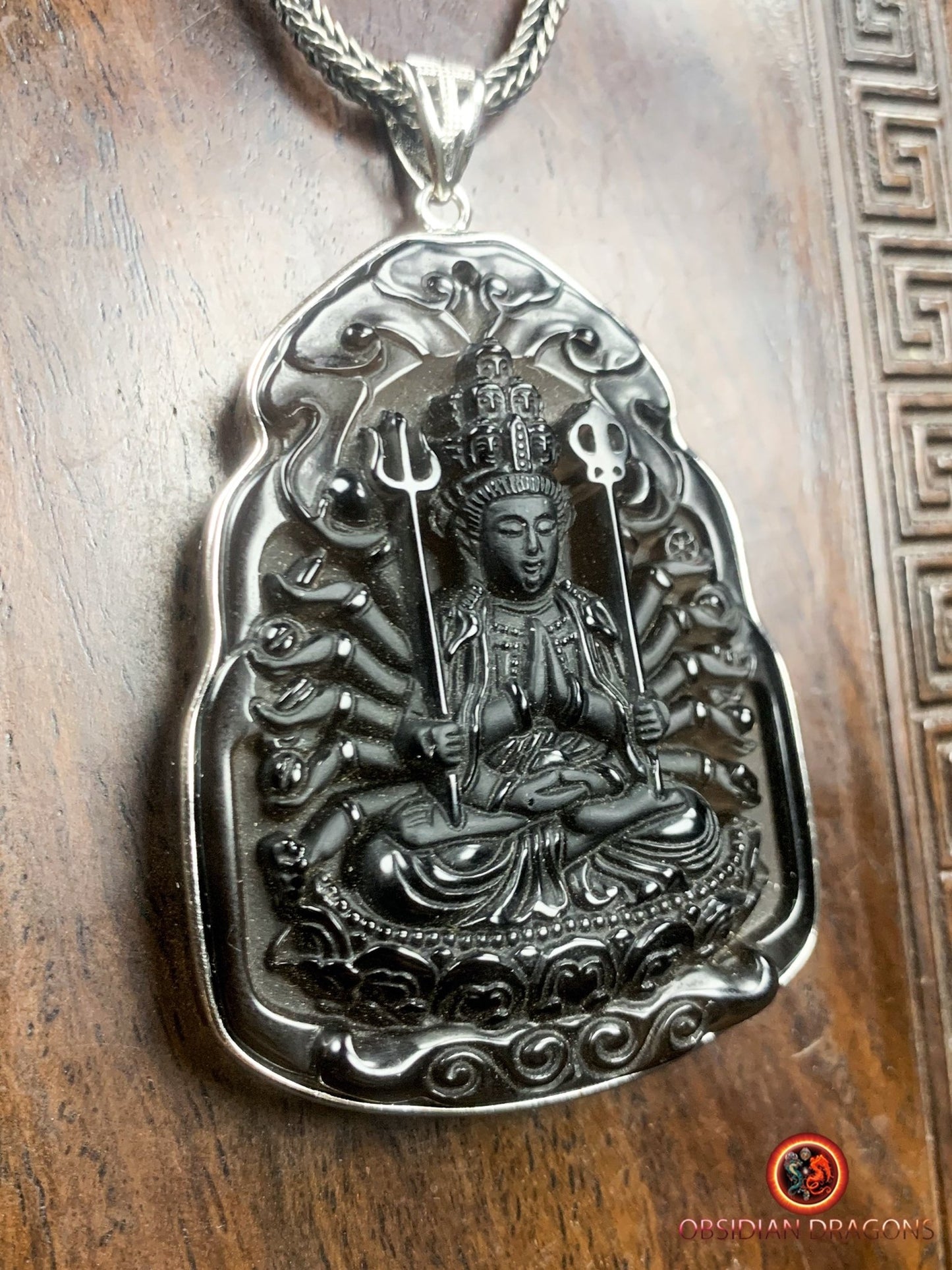 Pendentif Bouddha en Obsidienne - Protection de Chenrezig | obsidian dragons