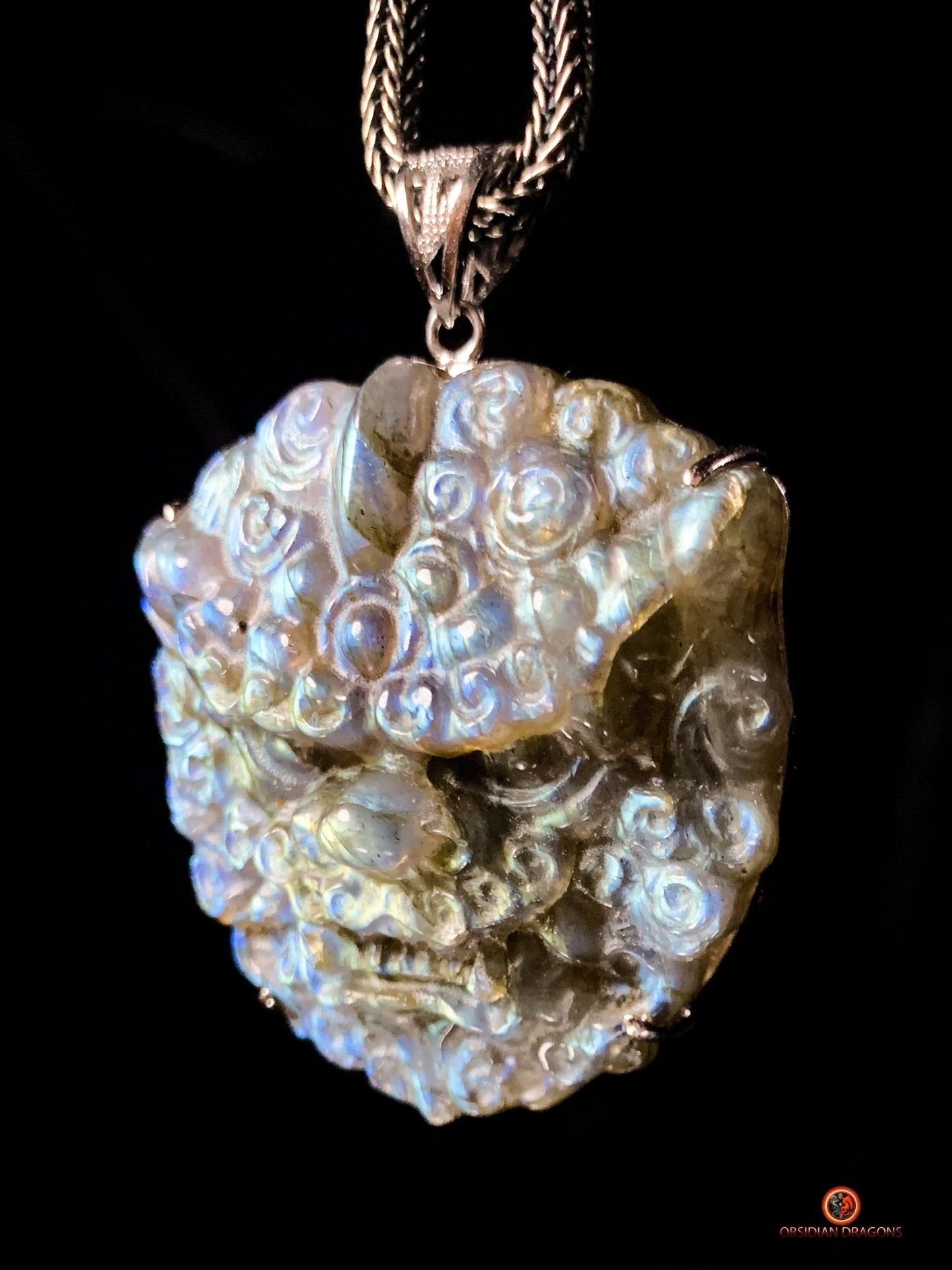 Pendentif Pixiu en Labradorite serti en argent - Bonne fortune | obsidian dragons