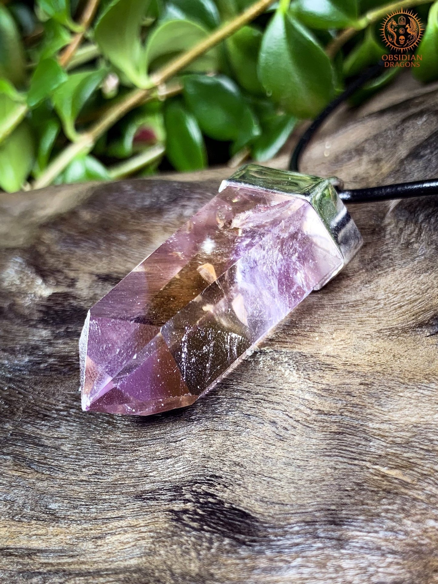 Pendentif Pointe de Cristal en Amétrine – Lame du Passage | obsidian dragons