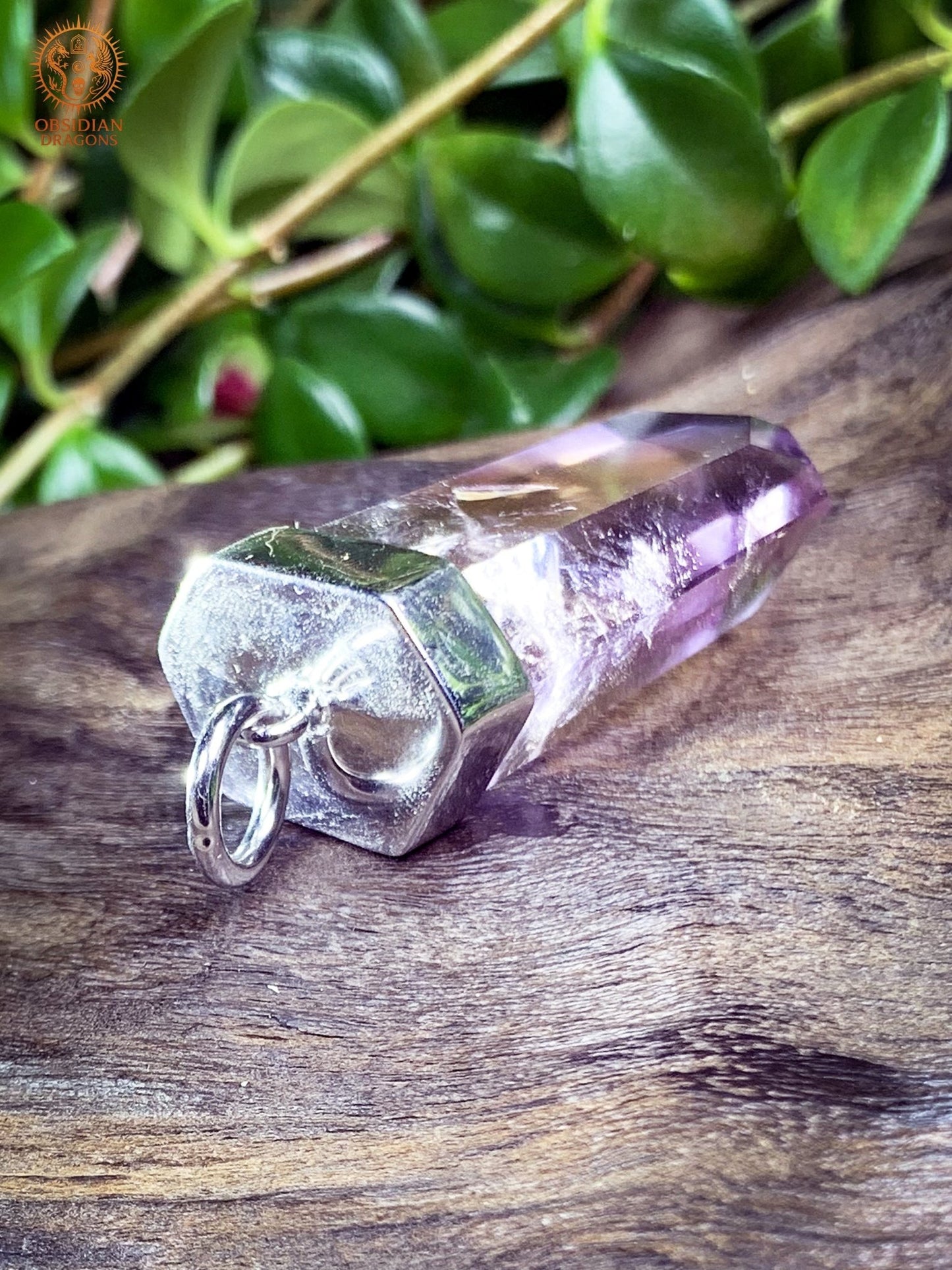 Pendentif Pointe de Cristal en Amétrine – Lame du Passage | obsidian dragons