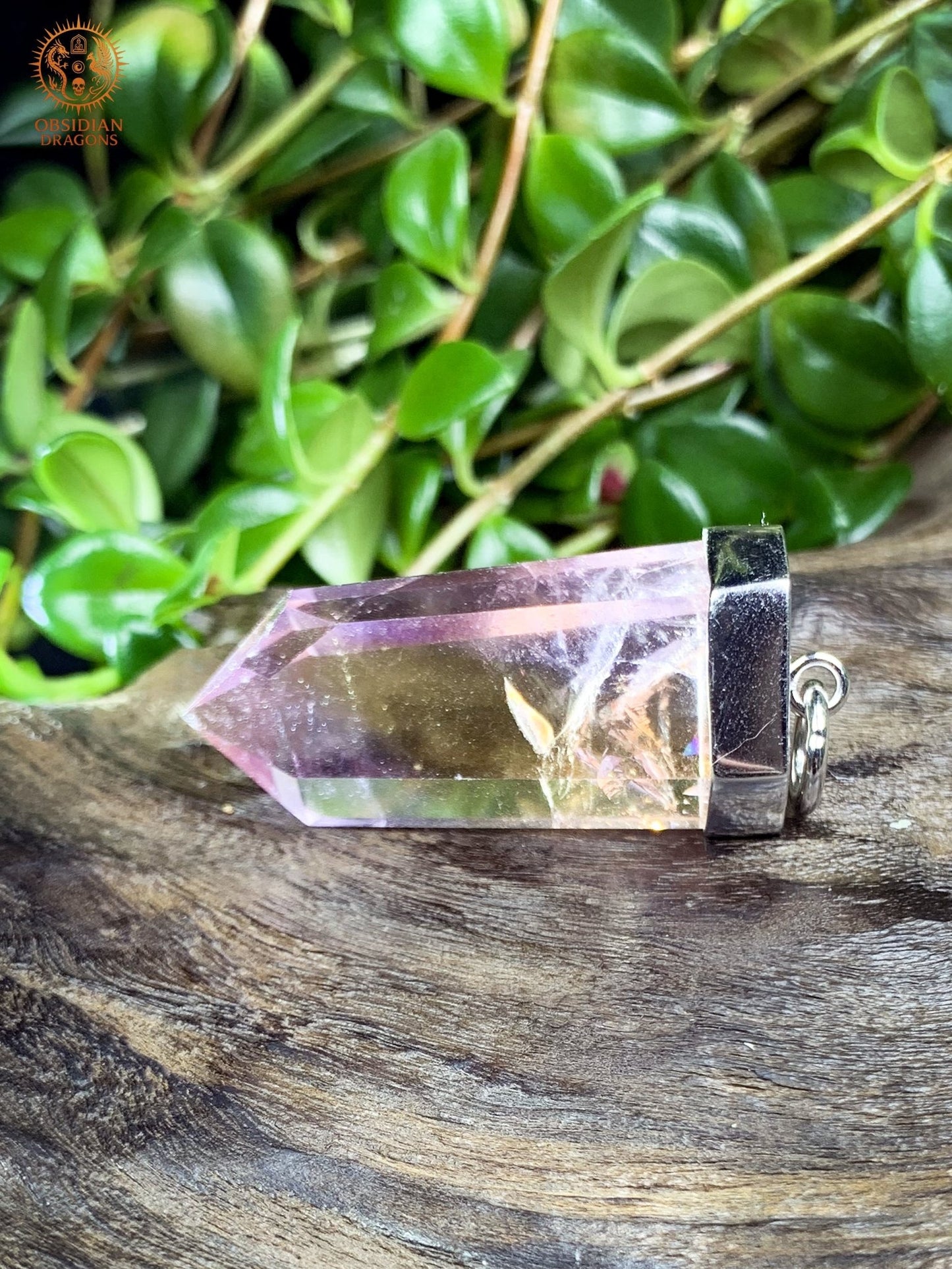 Pendentif Pointe de Cristal en Amétrine – Lame du Passage | obsidian dragons