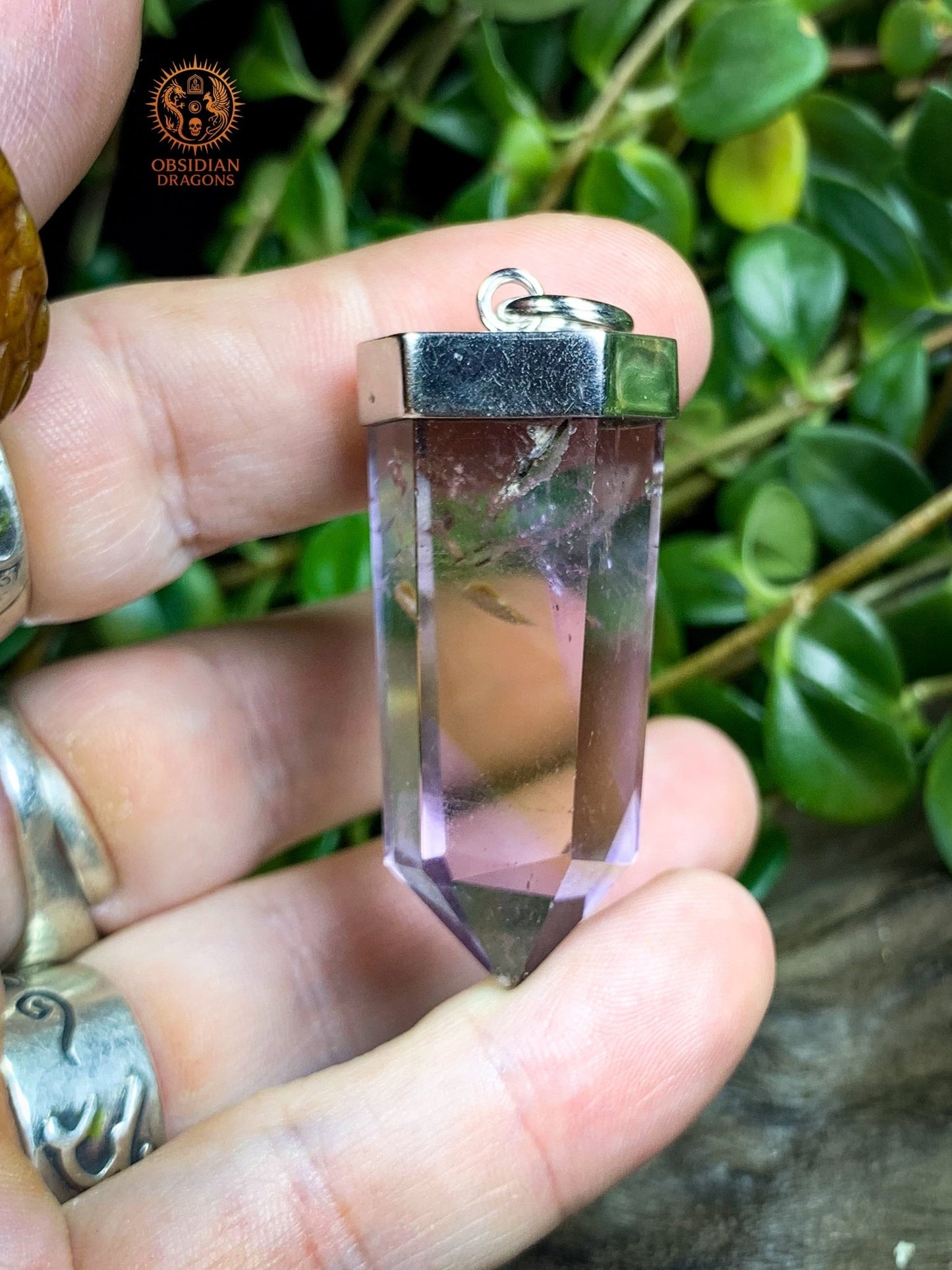 Pendentif Pointe de Cristal en Amétrine – Lame du Passage | obsidian dragons