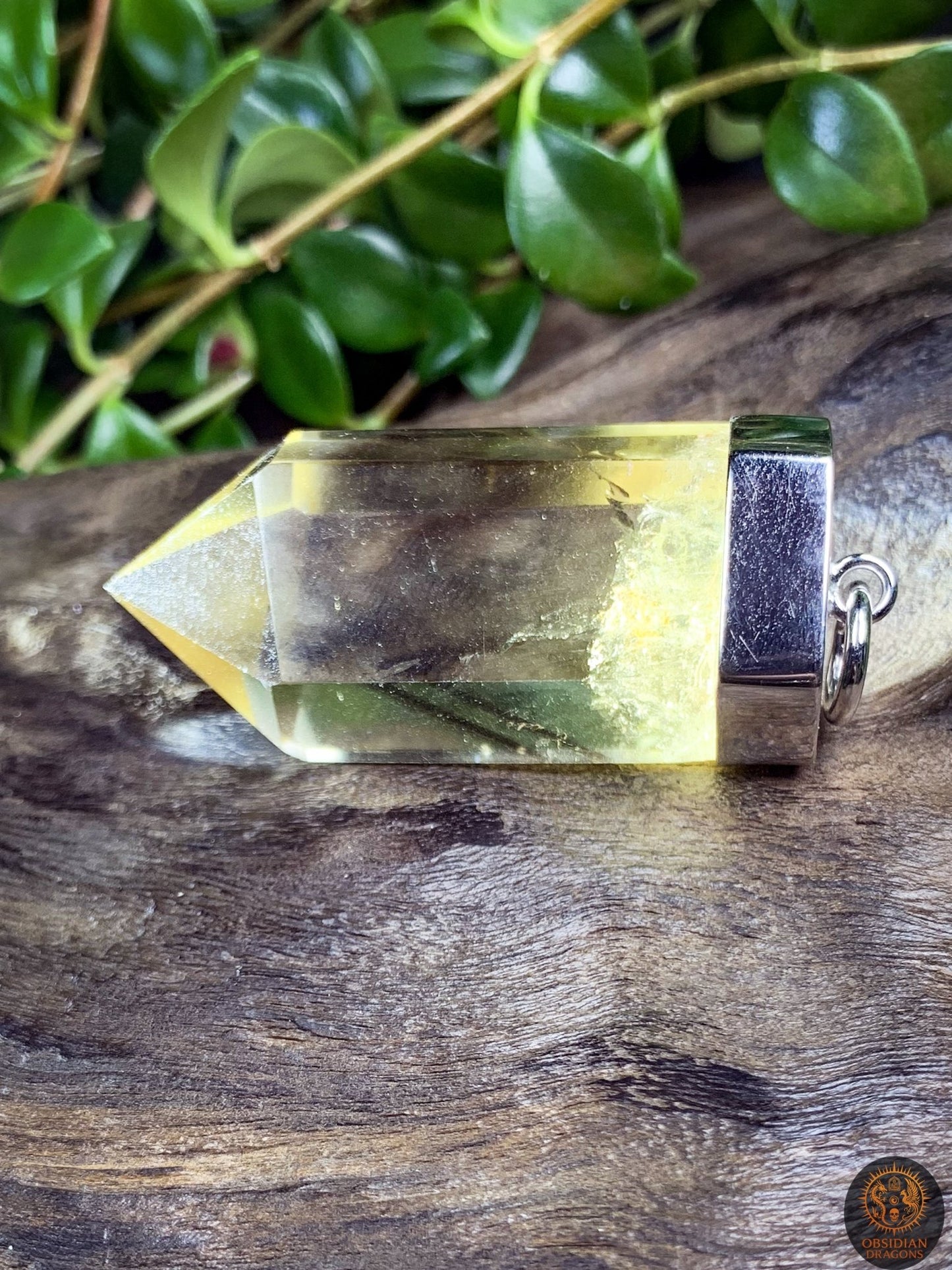 Pendentif Pointe de Cristal en Citrine – Ombres Solaires | obsidian dragons