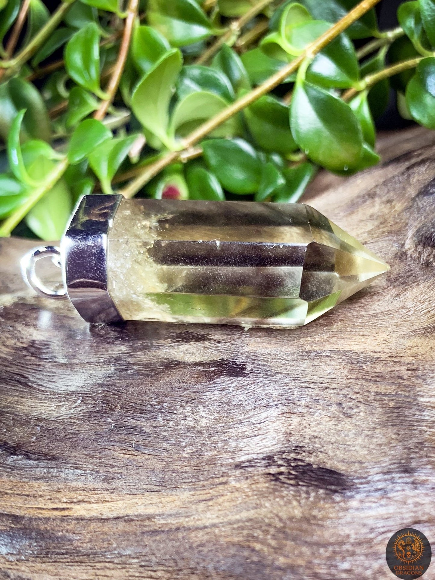 Pendentif Pointe de Cristal en Citrine – Ombres Solaires