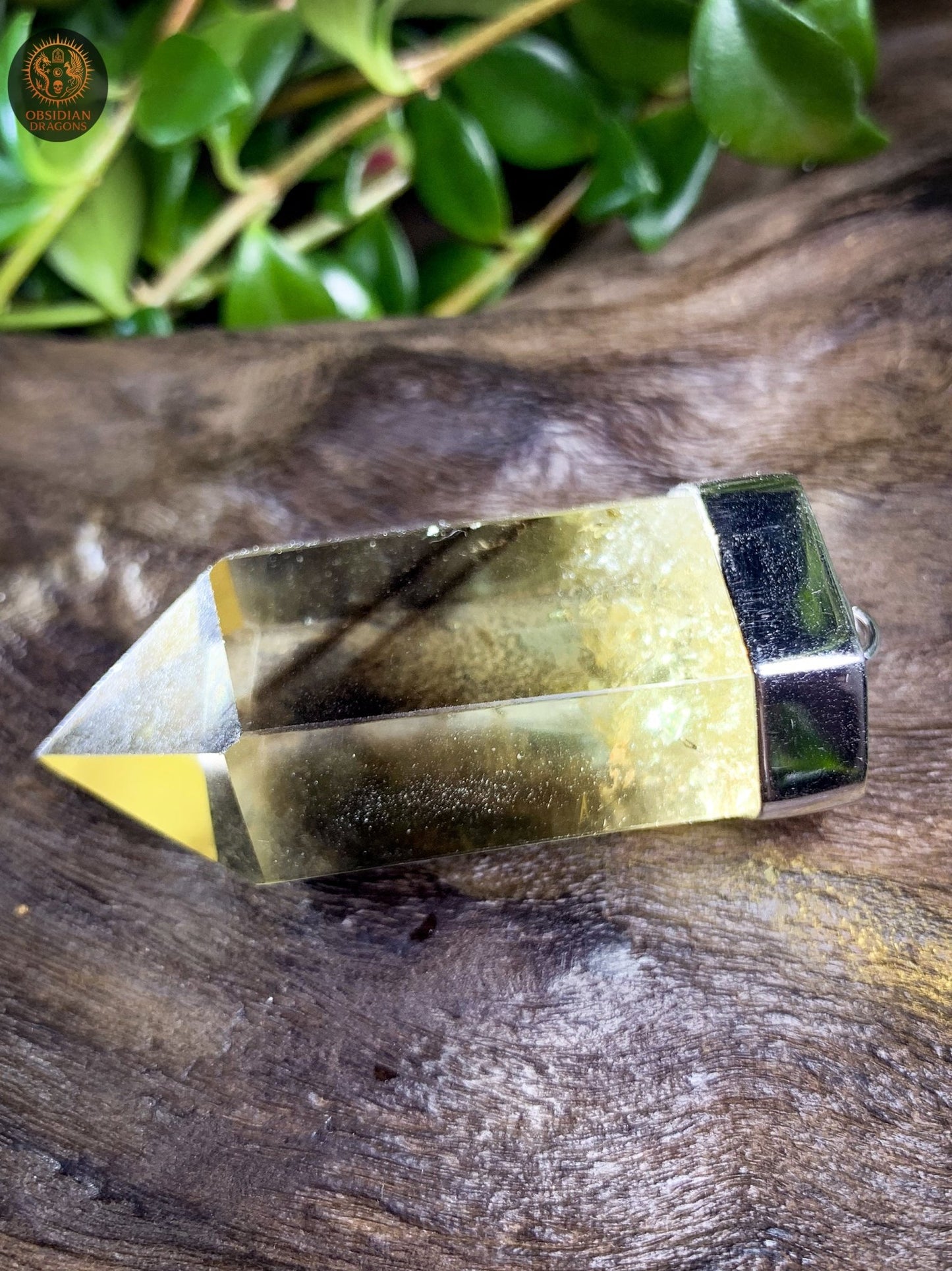 Pendentif Pointe de Cristal en Citrine – Ombres Solaires - obsidian dragons