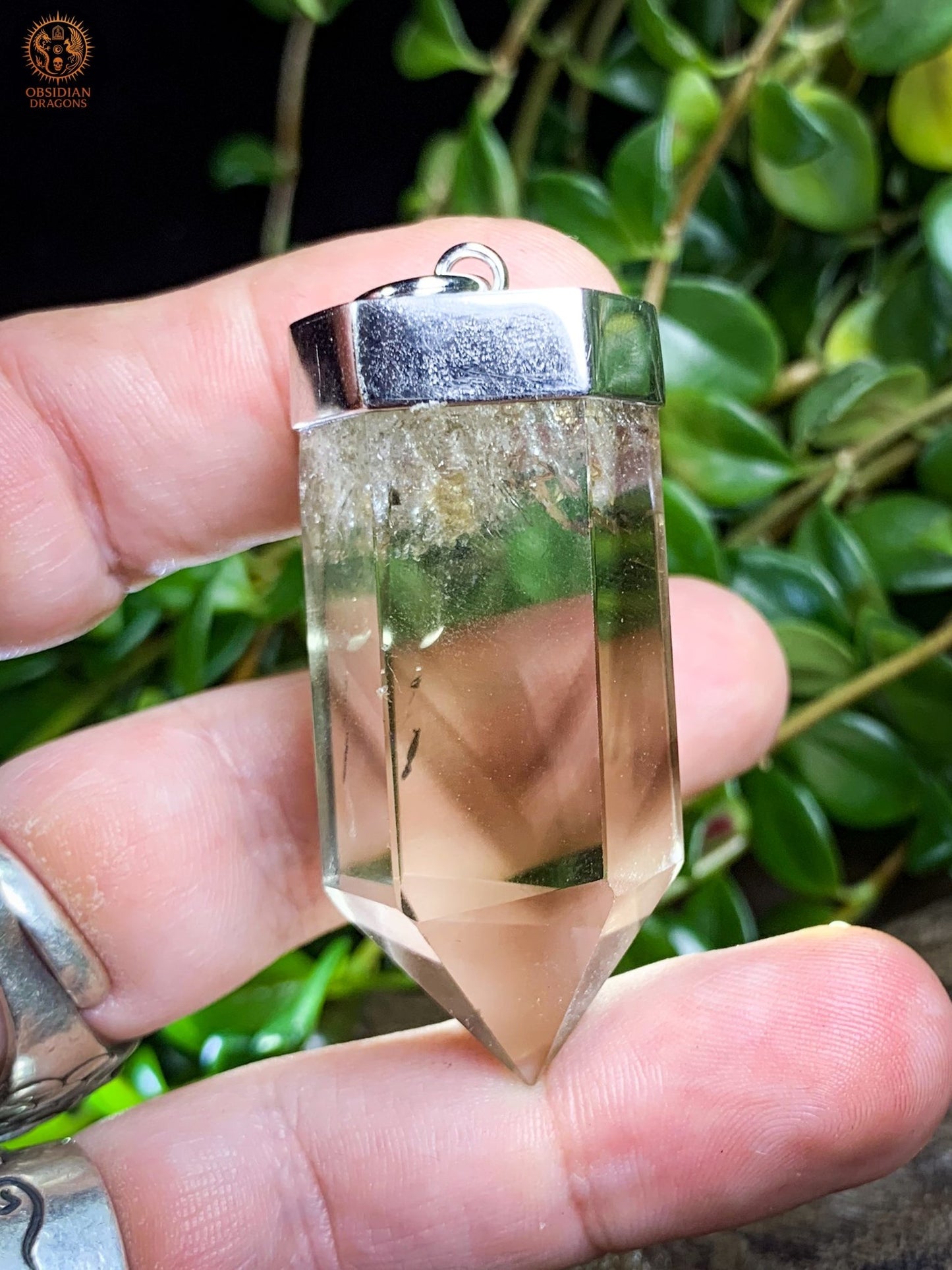 Pendentif Pointe de Cristal en Citrine – Ombres Solaires | obsidian dragons