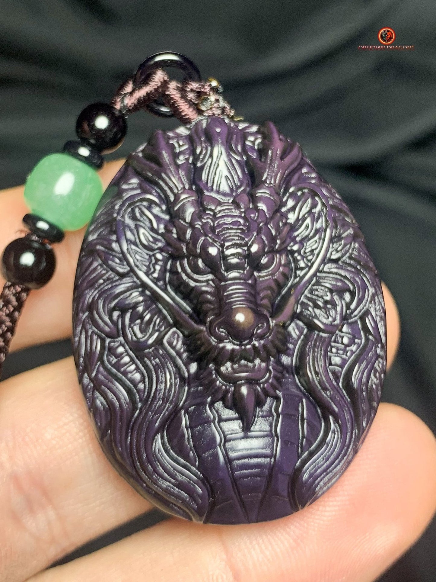 Pendentif dragon en obsidienne œil céleste - emblème sacré | obsidian dragons