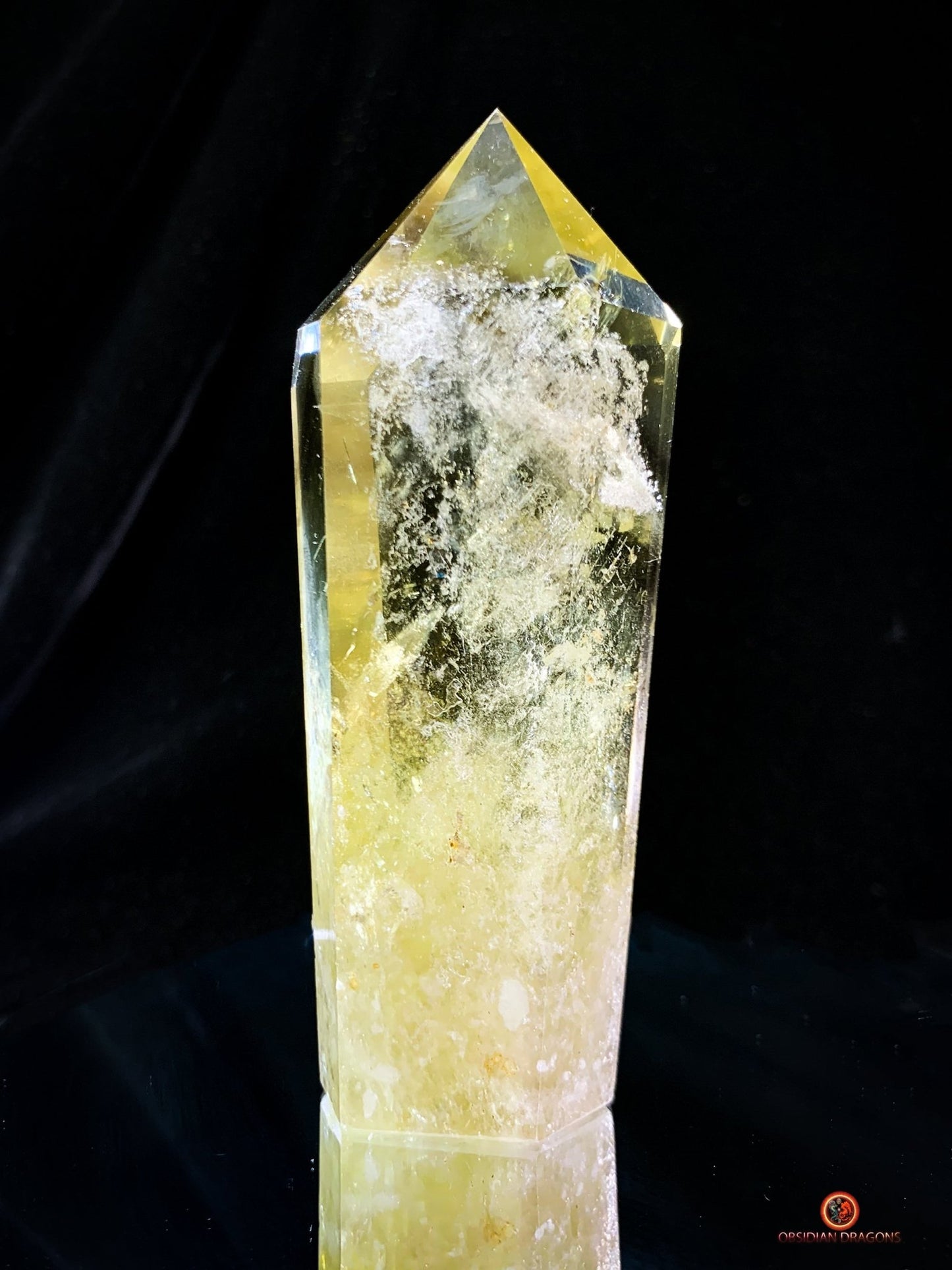 Pointe de Citrine naturelle – Fantômes fumés & Arc-en-ciel | obsidian dragons