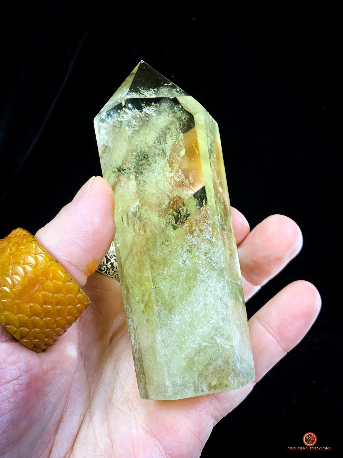 Pointe de Citrine naturelle – Fantômes fumés & Arc-en-ciel | obsidian dragons