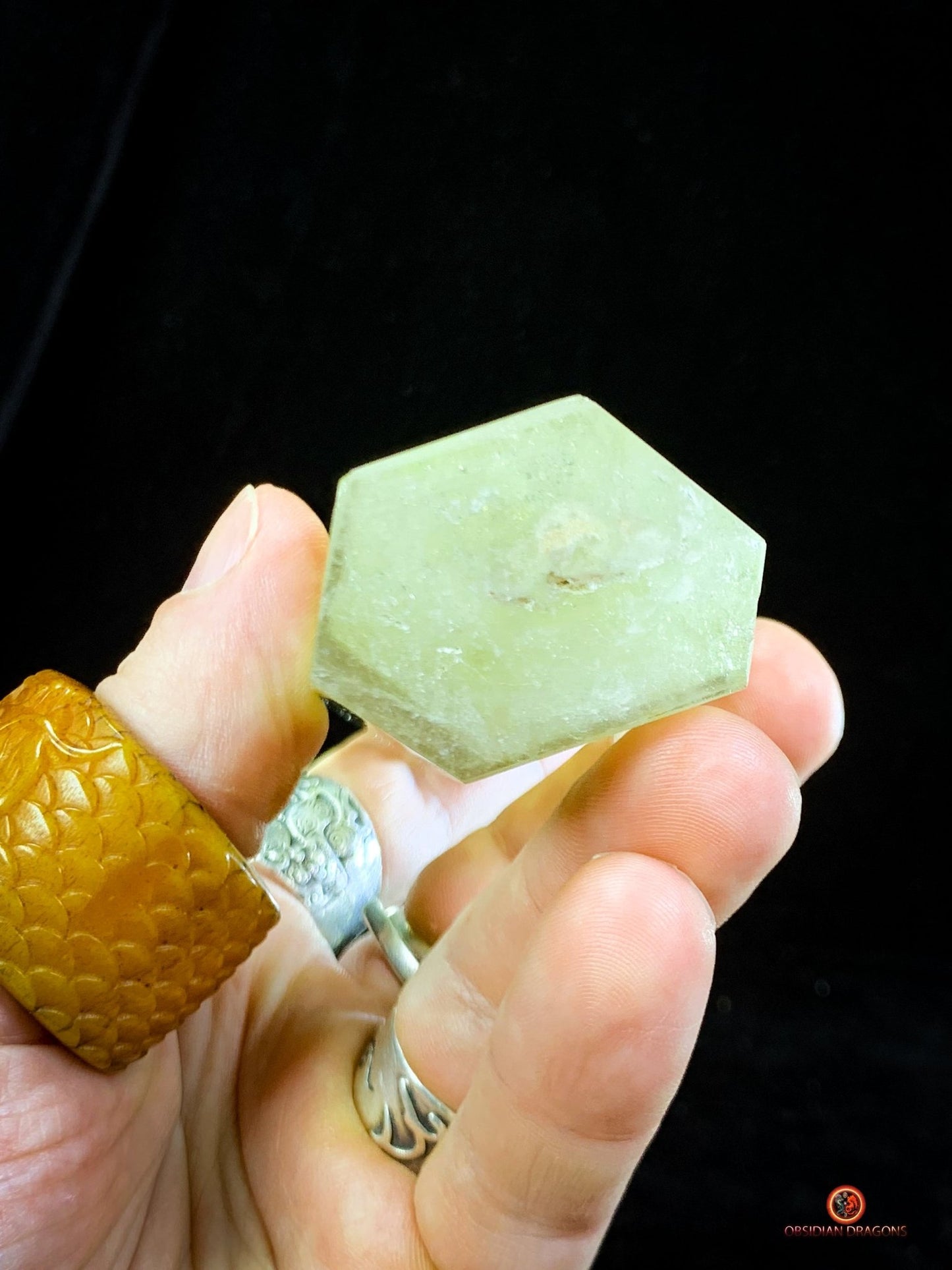 Pointe de Citrine naturelle – Fantômes fumés & Arc-en-ciel | obsidian dragons