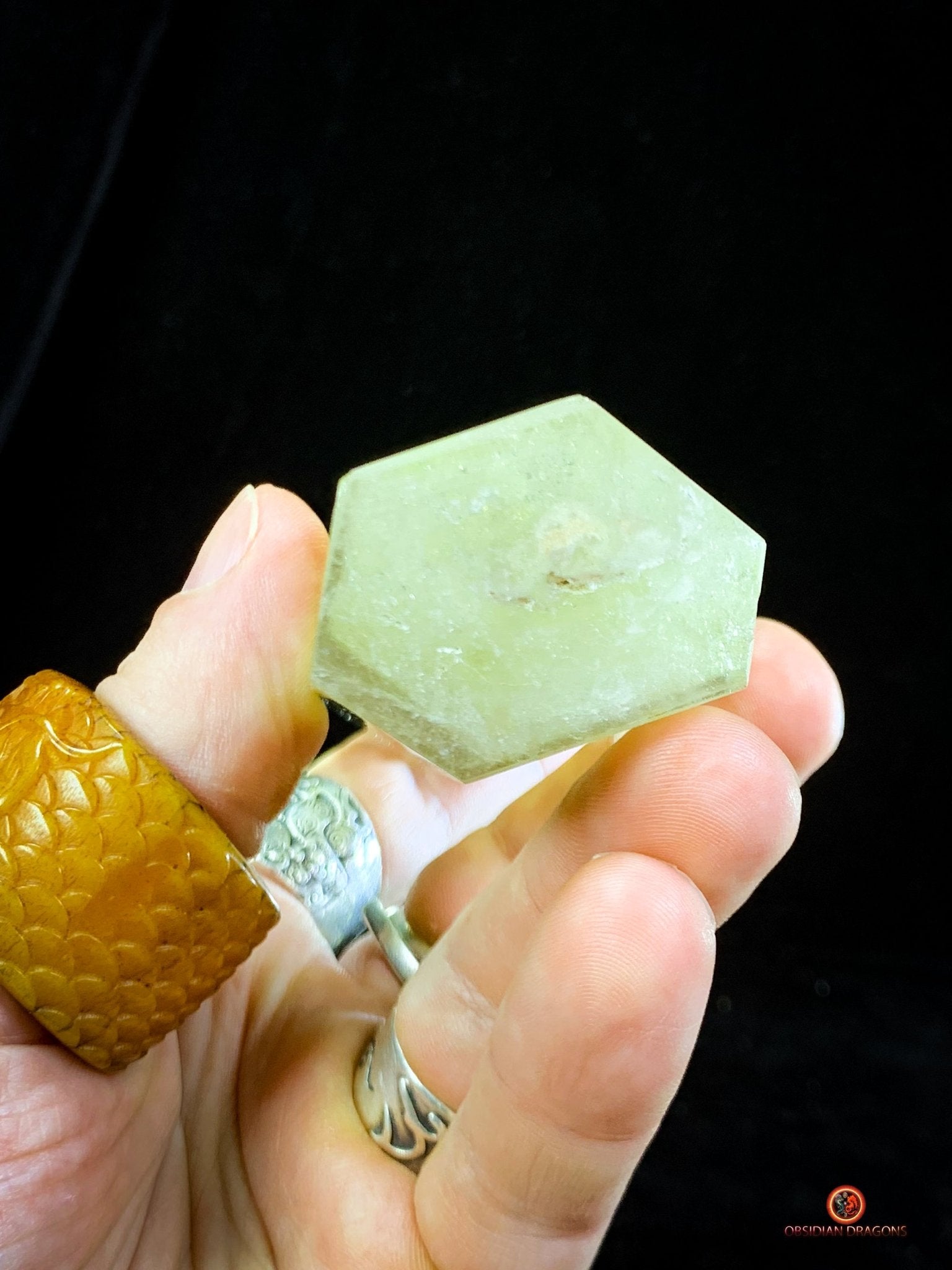 Pointe de Citrine naturelle – Fantômes fumés & Arc-en-ciel | obsidian dragons