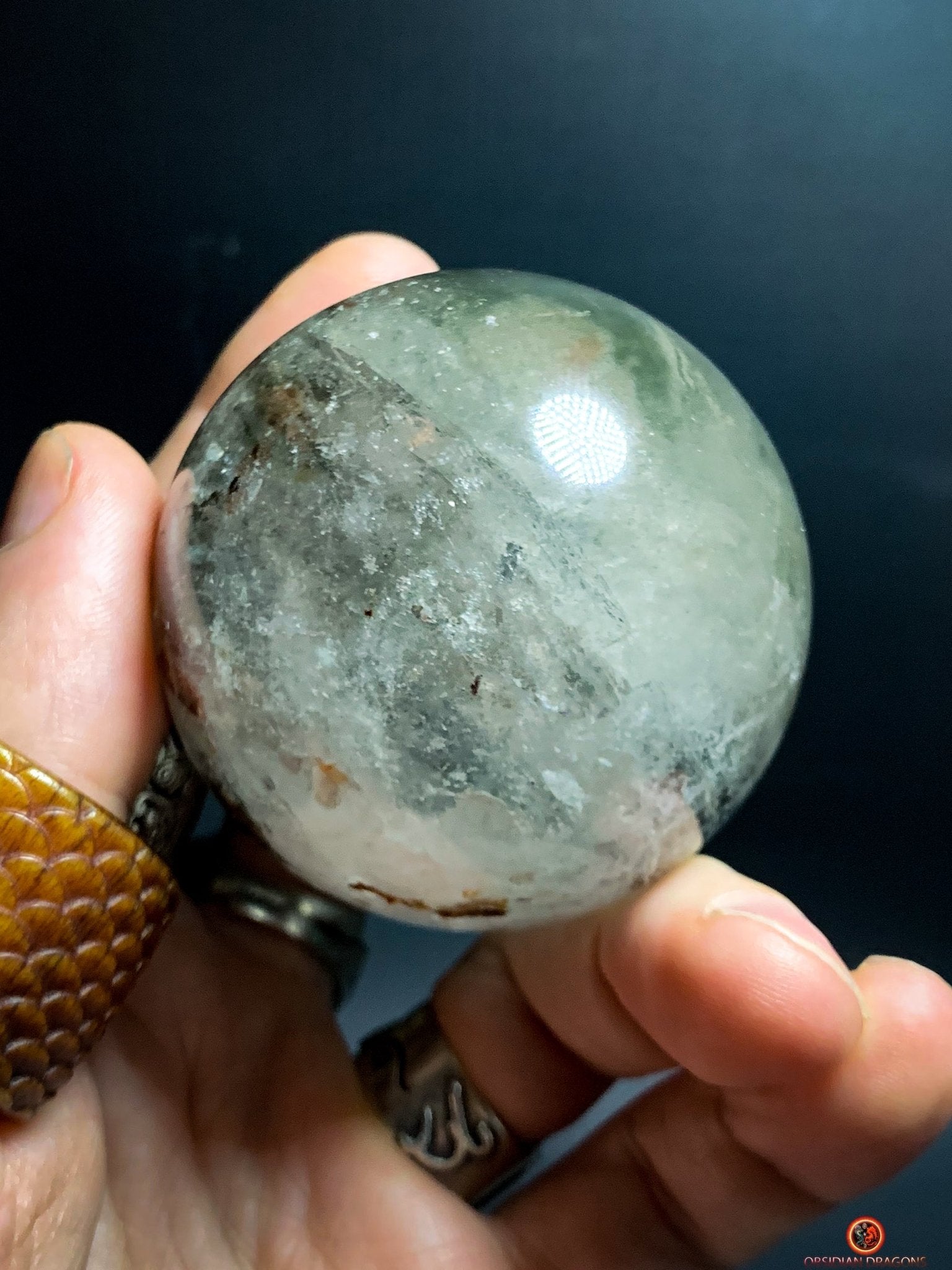 Sphère en Quartz Chlorite - boule de cristal - cristal naturel - obsidian dragons