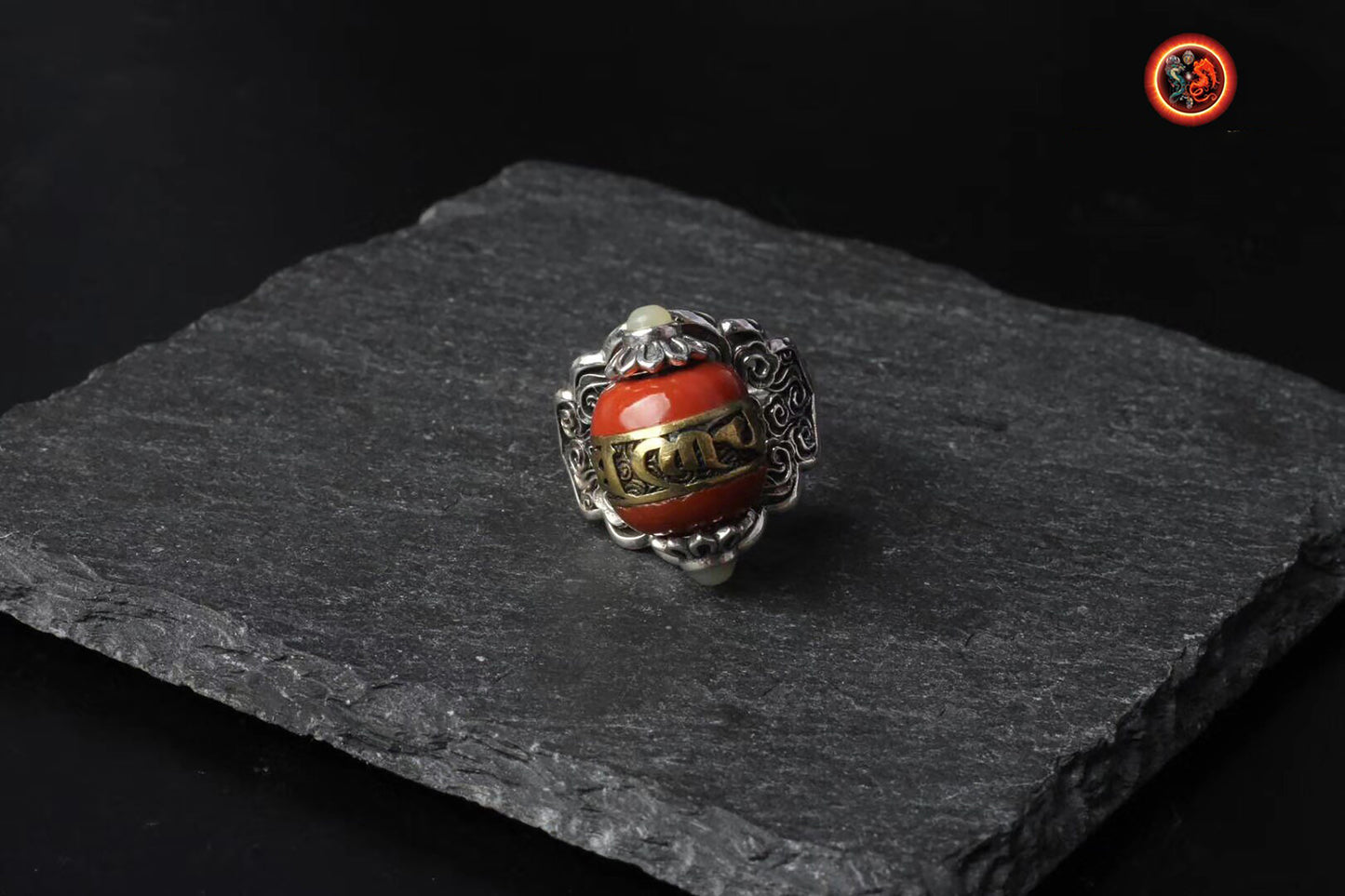 Bague, bouddhisme tibétain, inspiration DZI (agate sacrée tibétaine) mantra de la compassion, argent 925, cuivre, jade ou nan hong. - obsidian dragon