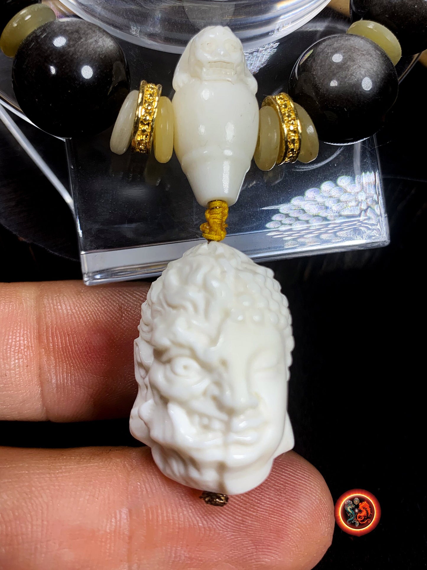 Bracelet mala, bouddhiste, bouddha. Meditation. obsidienne argentées, agates sacrées tibétaines "DZI" authentiques. Bouddha sakyamuni/ Acala - obsidian dragon