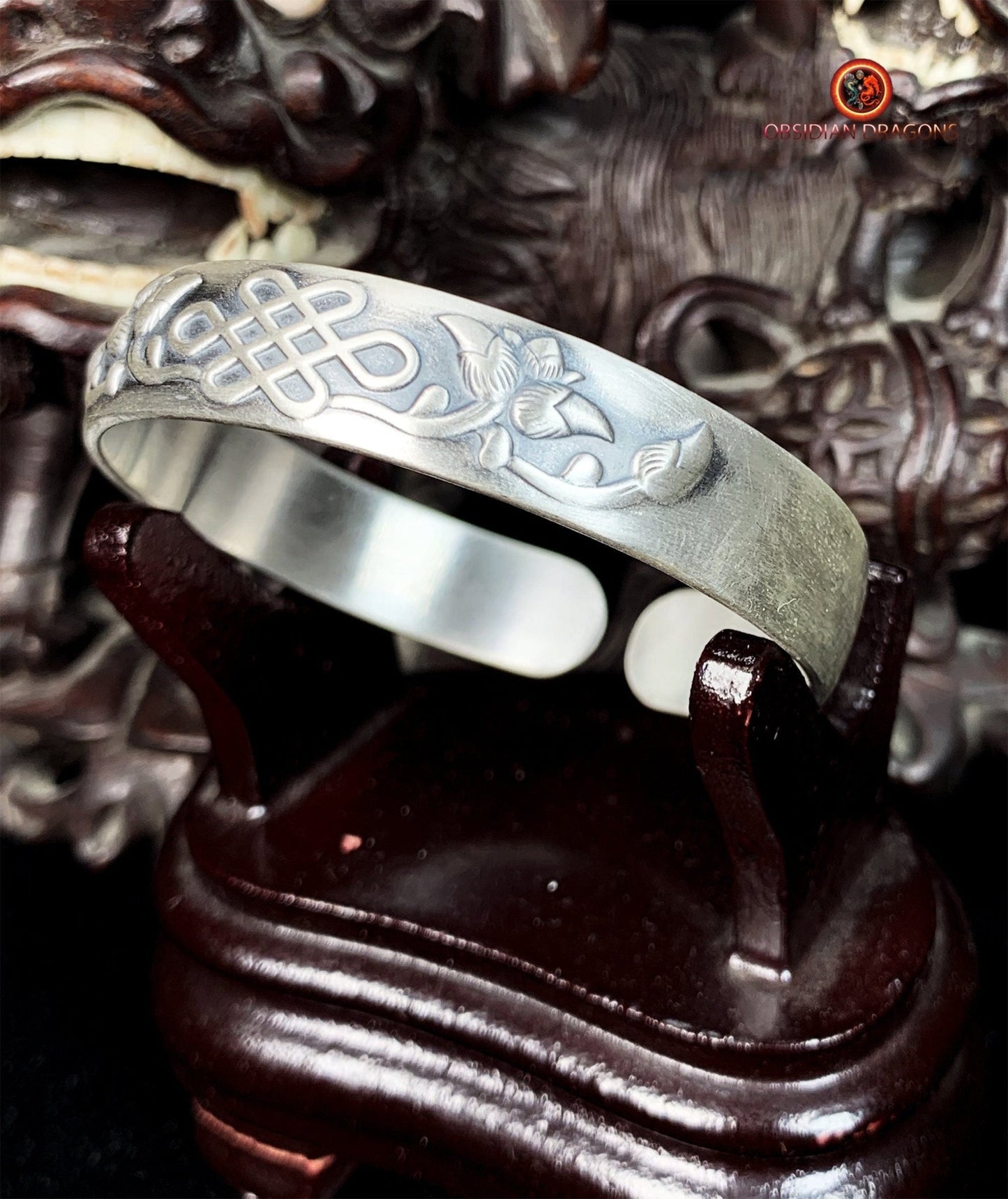 Bracelet manchette bouddhiste en argent- Noeud de l'infini | obsidian dragons