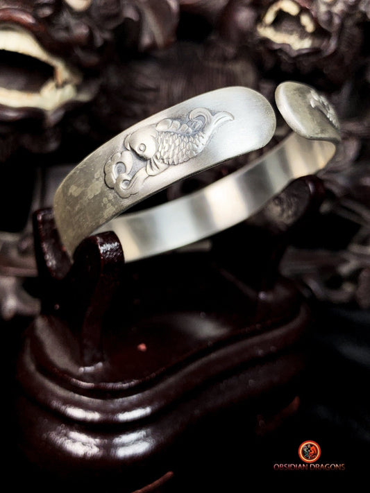 Bracelet manchette bouddhiste en argent- Noeud de l'infini | obsidian dragons