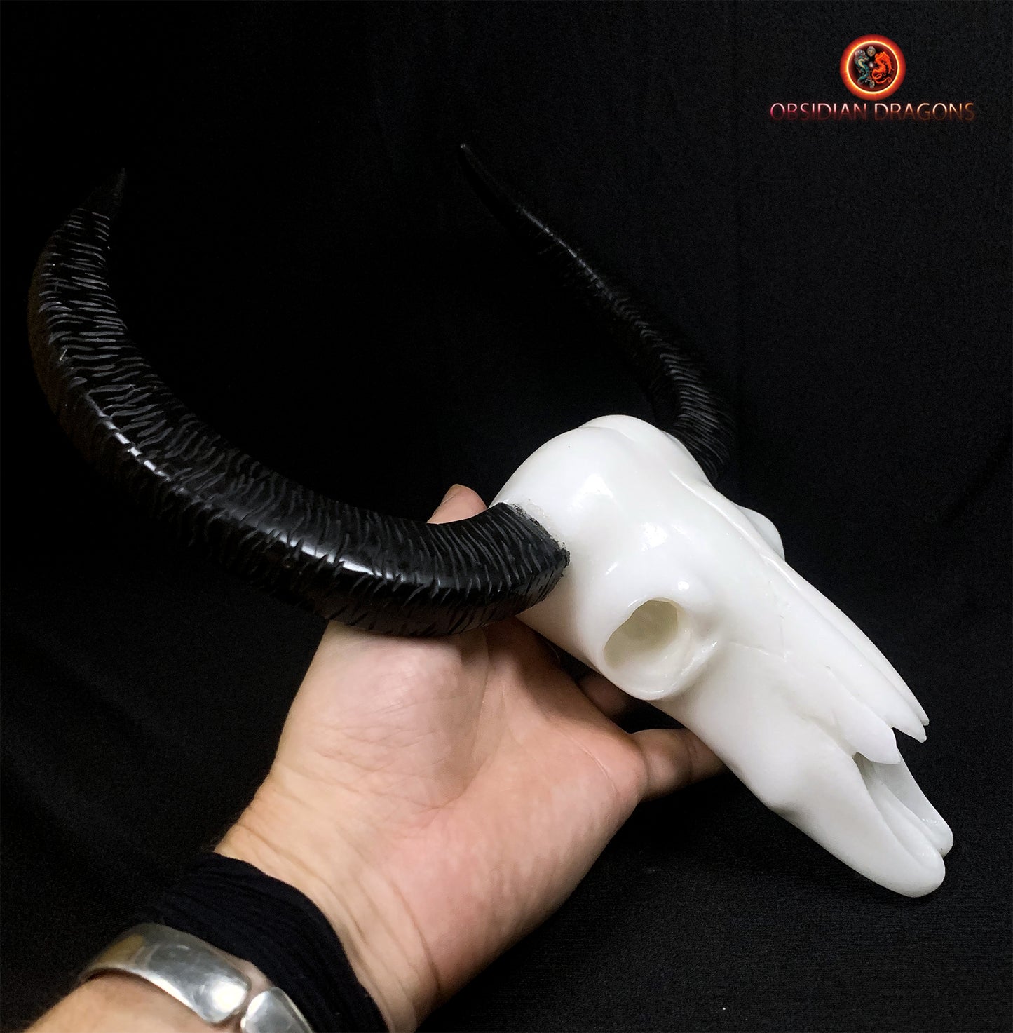 Crâne de Yak en Jade Noir et Blanc- artisanal