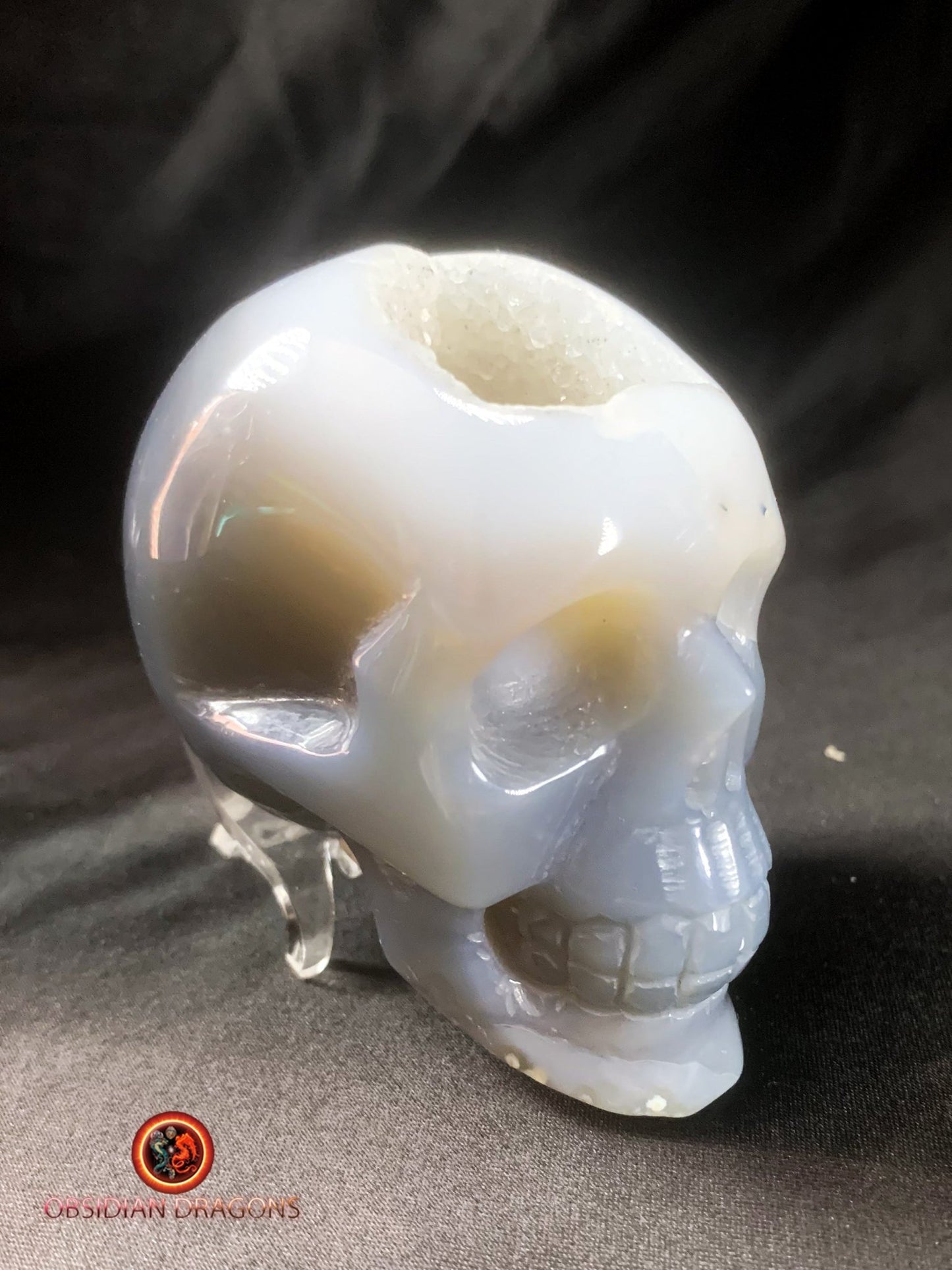 Crâne de cristal dans une géode de quartz- Unique | obsidian dragons