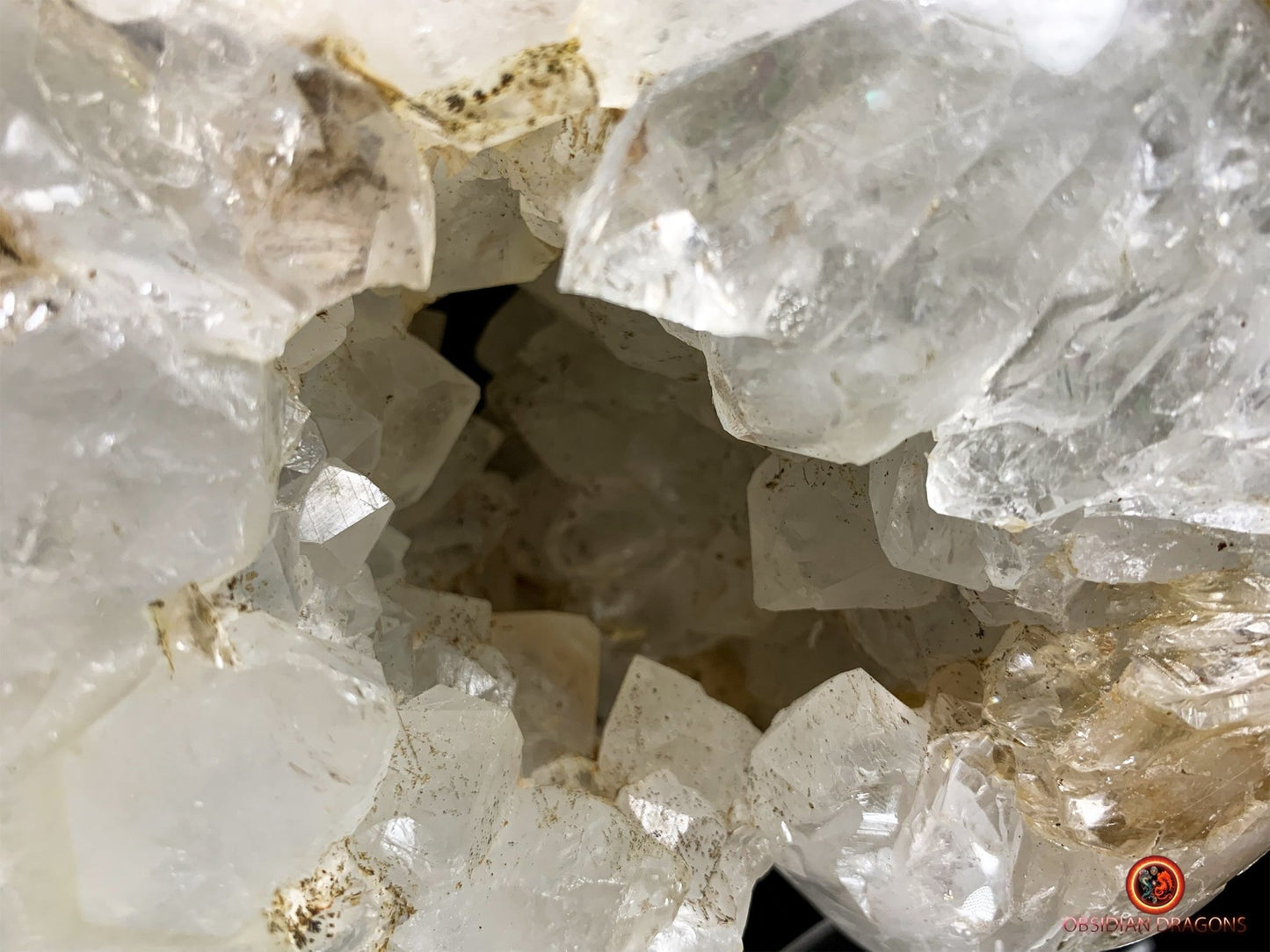 Très grand crâne de cristal- Géode de quartz | obsidian dragons