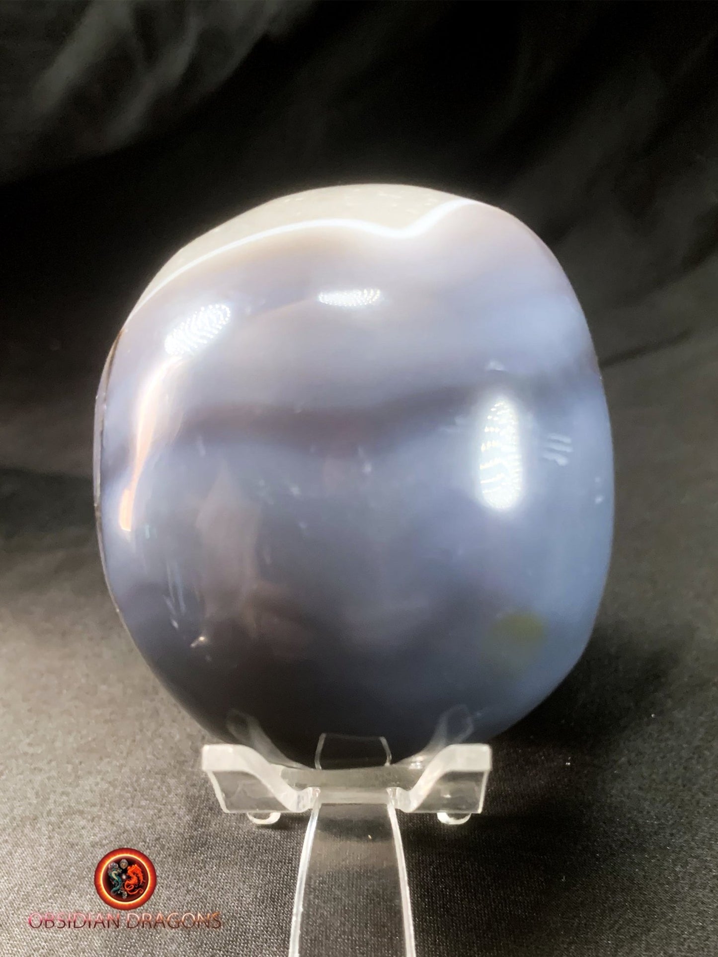 Crâne de cristal dans une géode de quartz- Rare | obsidian dragons
